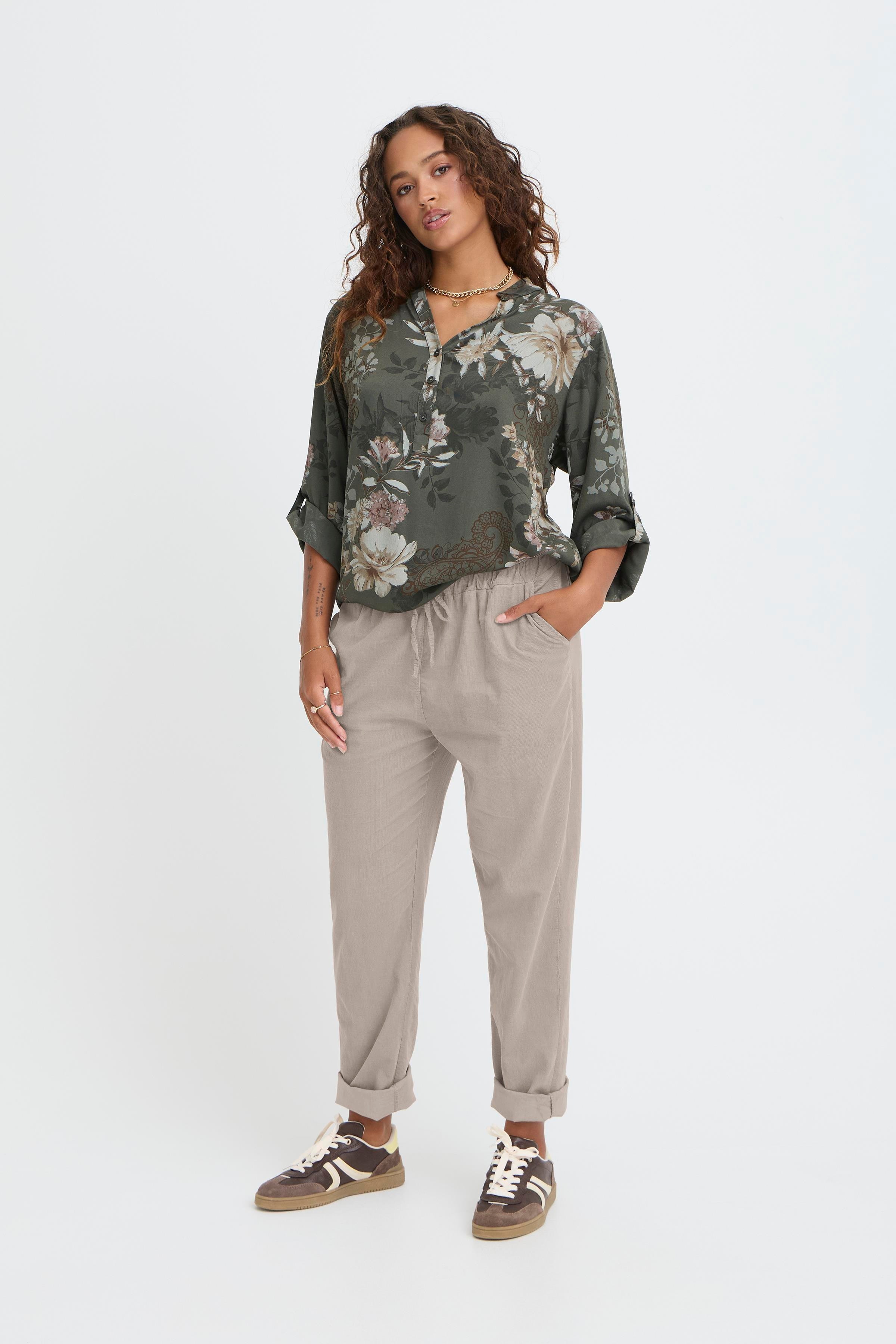 SBPOPPY Bukser LOOKBOOK FRONT 22101108-171212