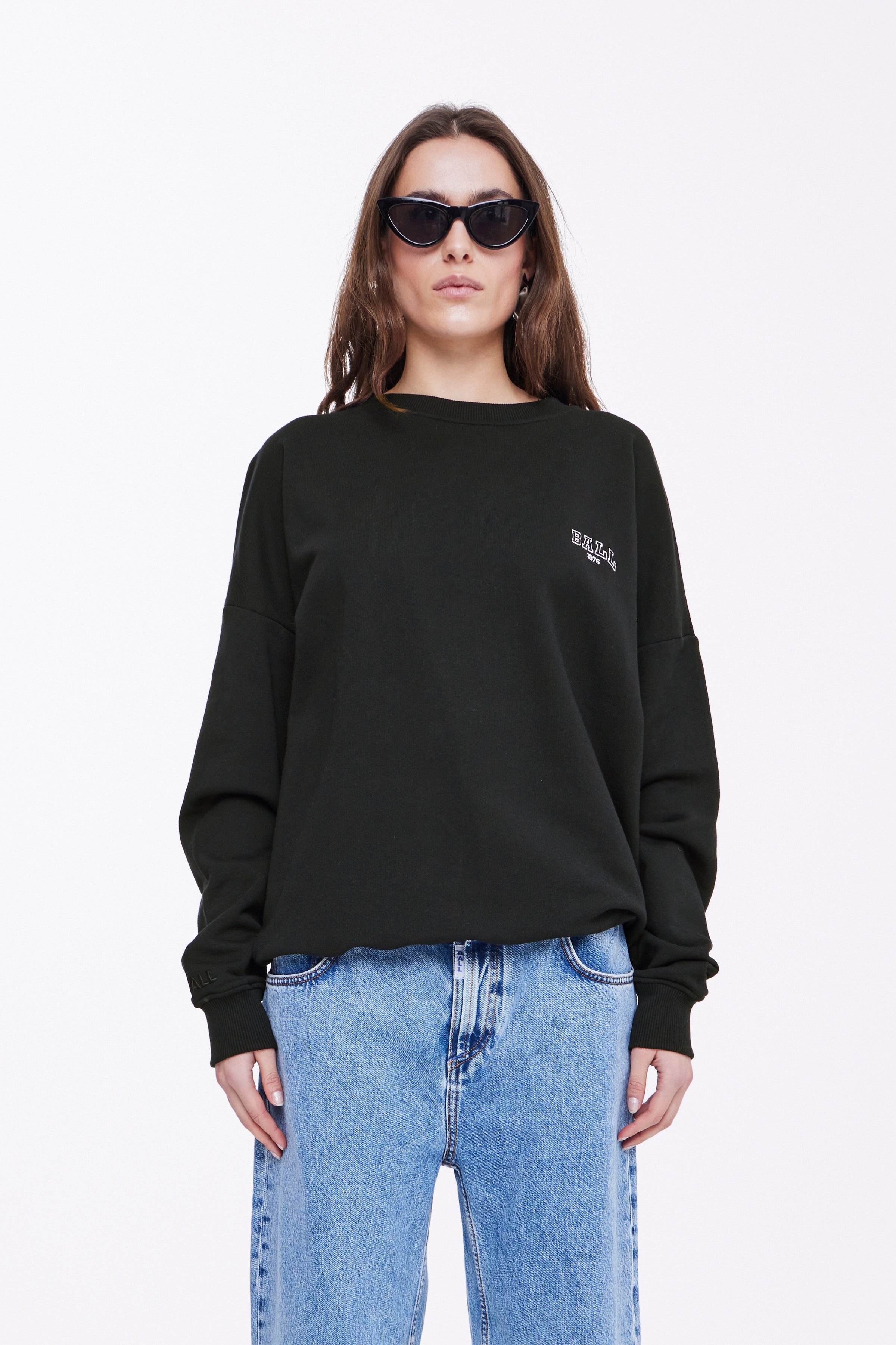 Bond Sweatshirt LOOKBOOK FRONT 50400093-193911