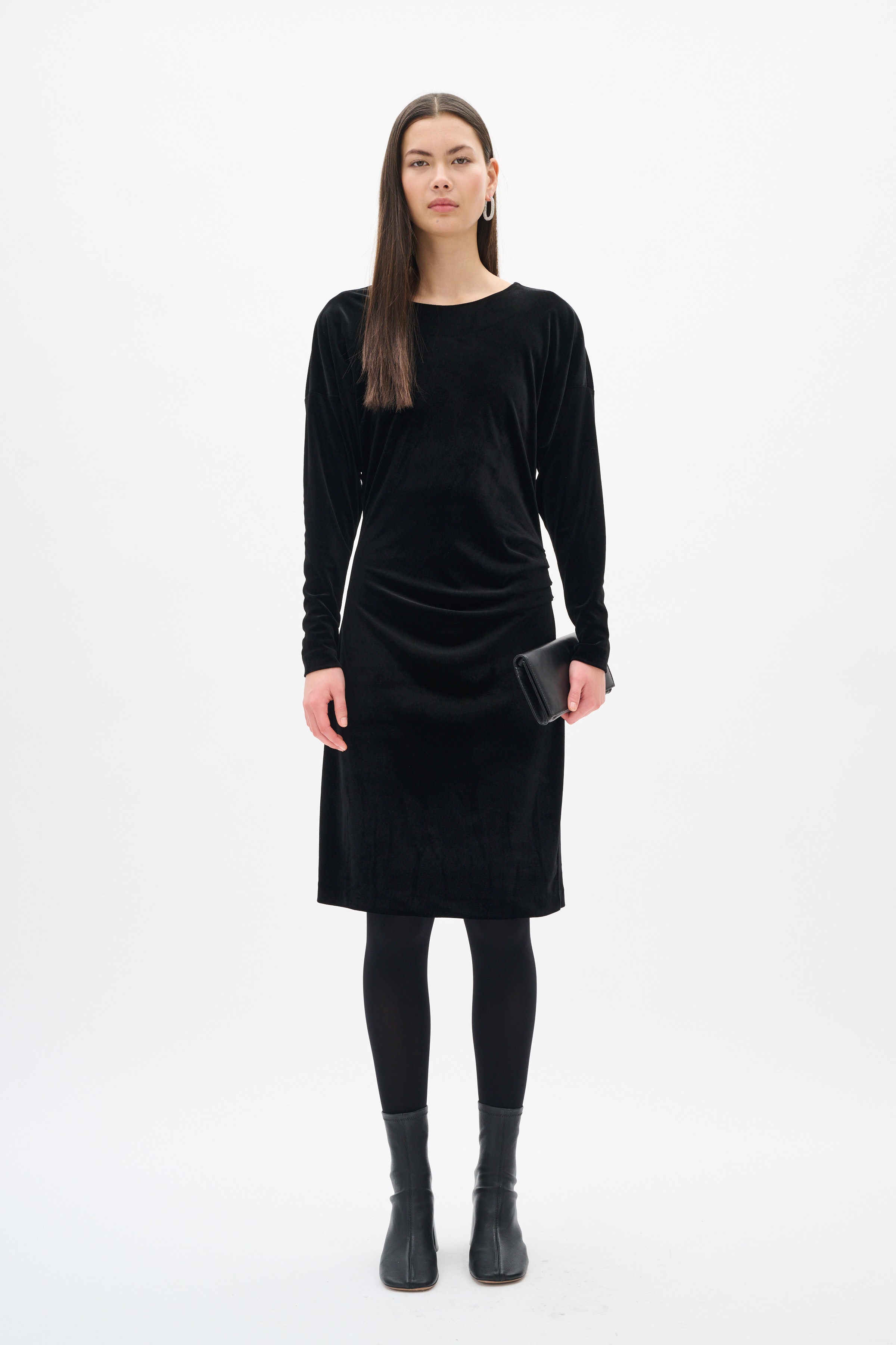 OfiahIW Velours Kleid LOOKBOOK FRONT 30109905-194008