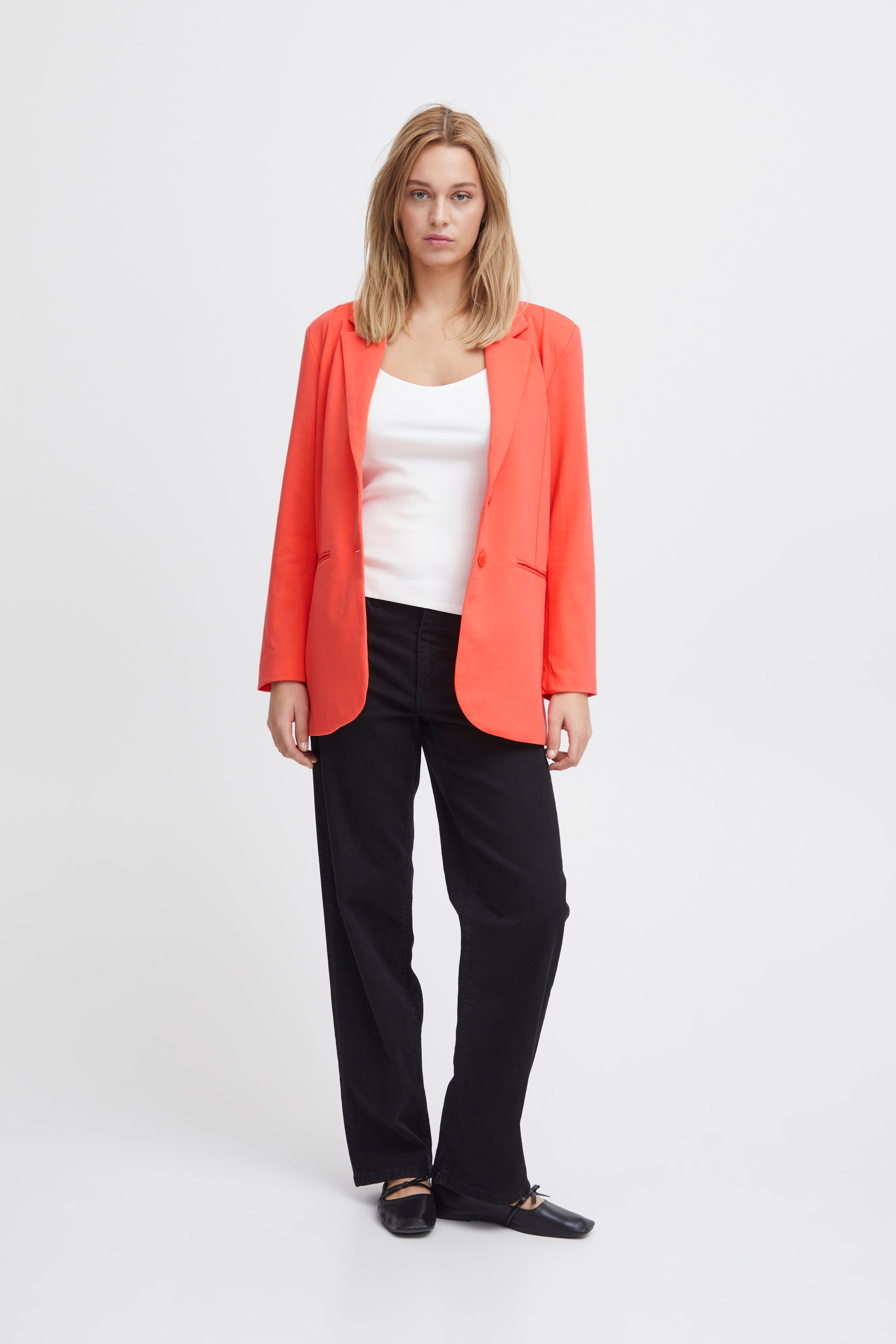 IHKATE Blazer LOOKBOOK FRONT 20118123-171656