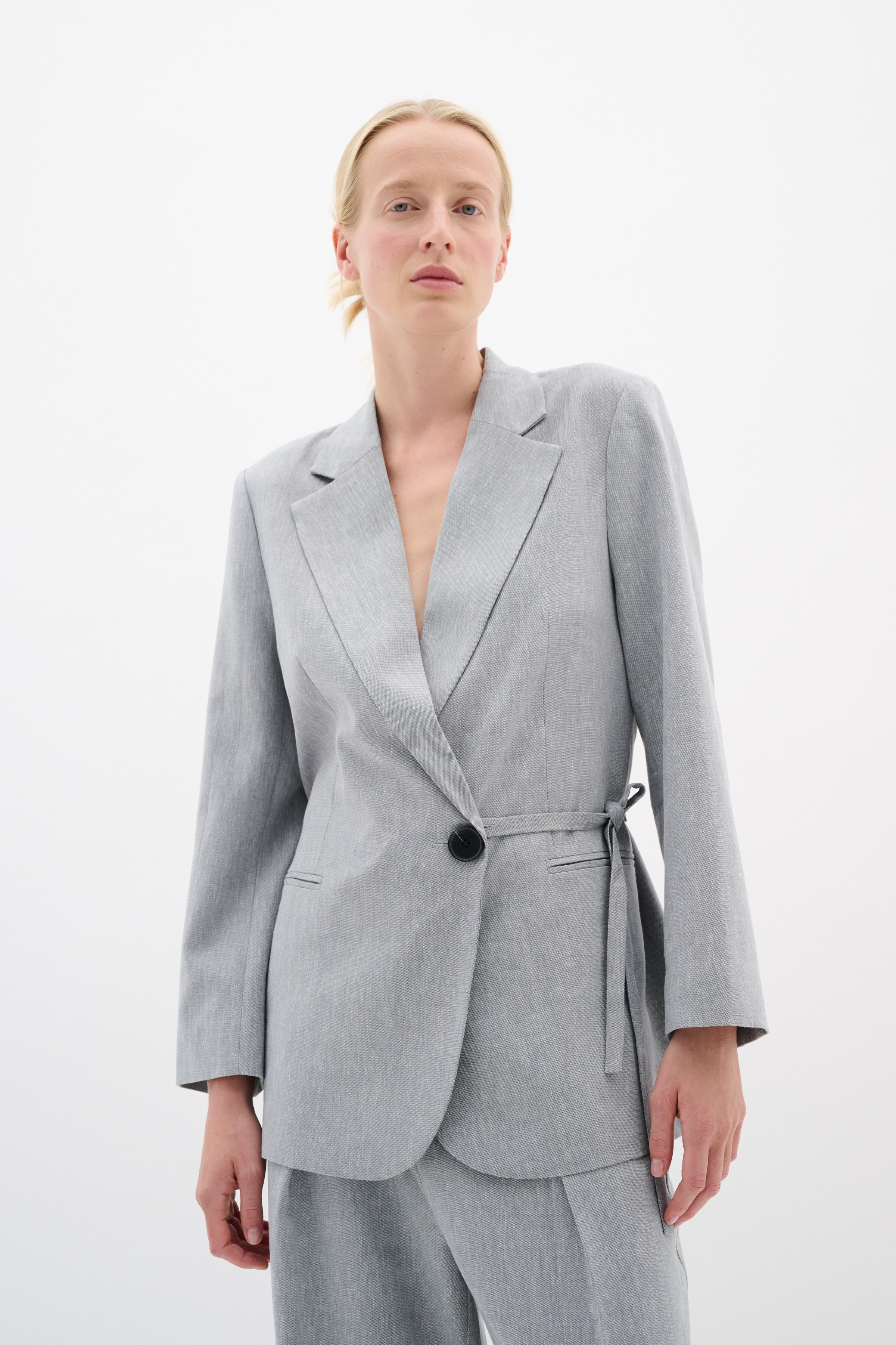 YanIW Blazer LOOKBOOK FRONT 30110630-1740161