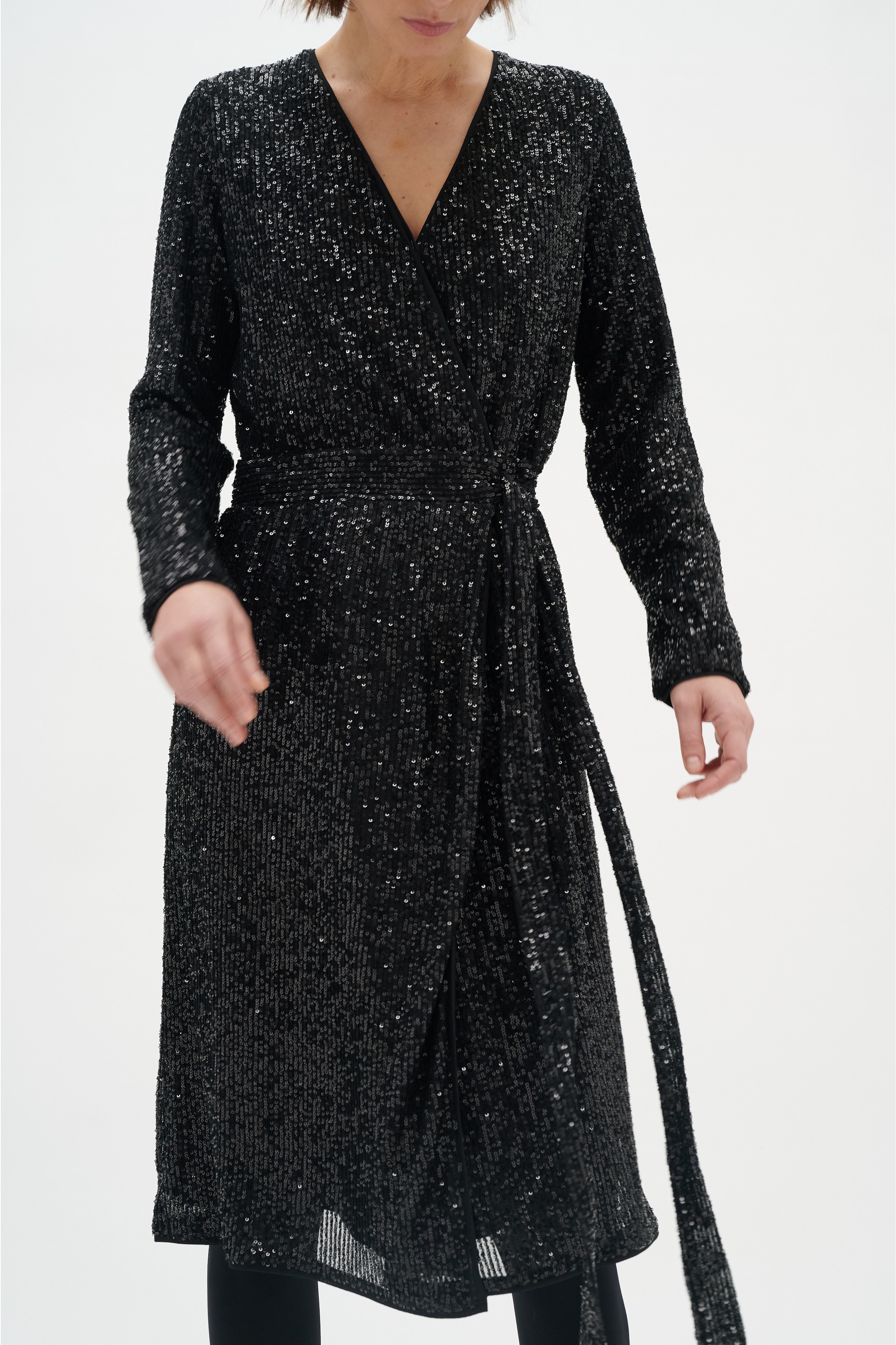 JarjarIW Sequin Dress LOOKBOOK FRONT 30108866-194008