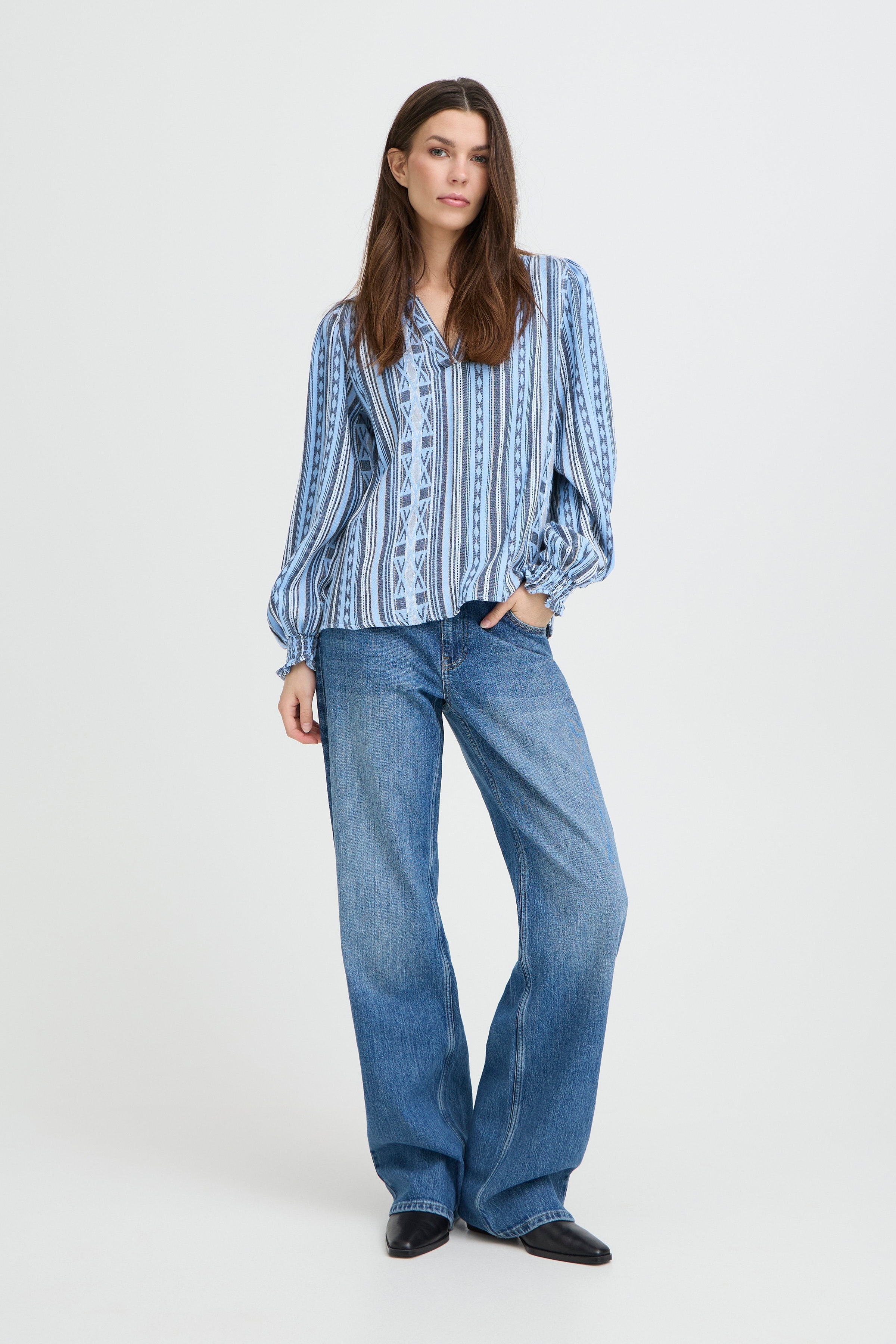 PZALEXIS Bluse LOOKBOOK FRONT 50210317-164020