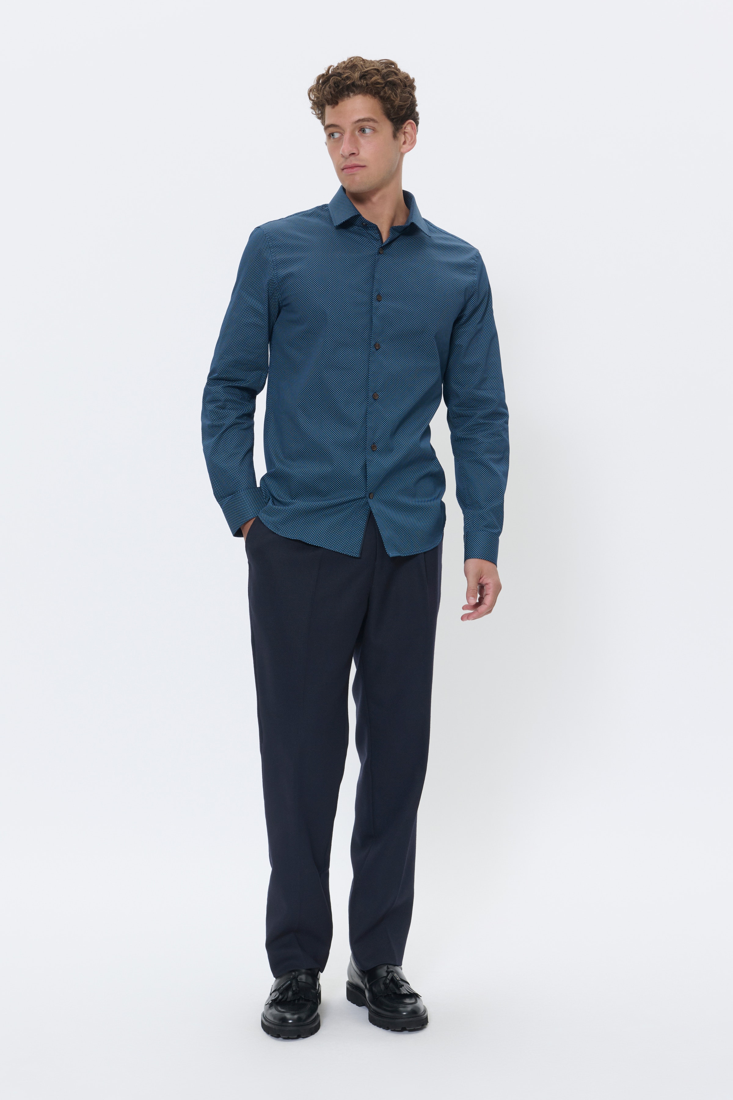MAtrostol Shirt LOOKBOOK FRONT 30208519-194011