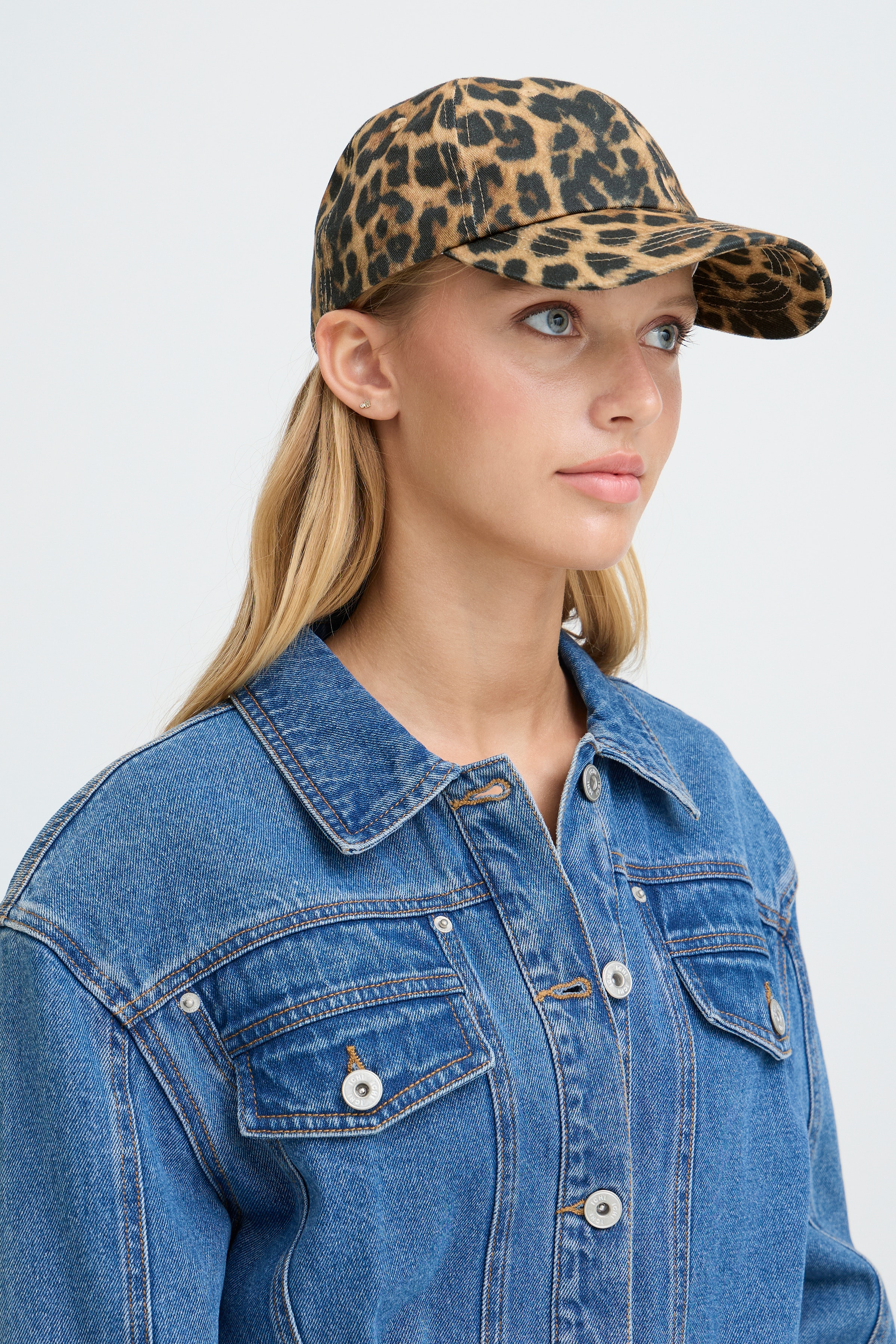 IAAVA Cap LOOKBOOK DETAIL 20125333-194008