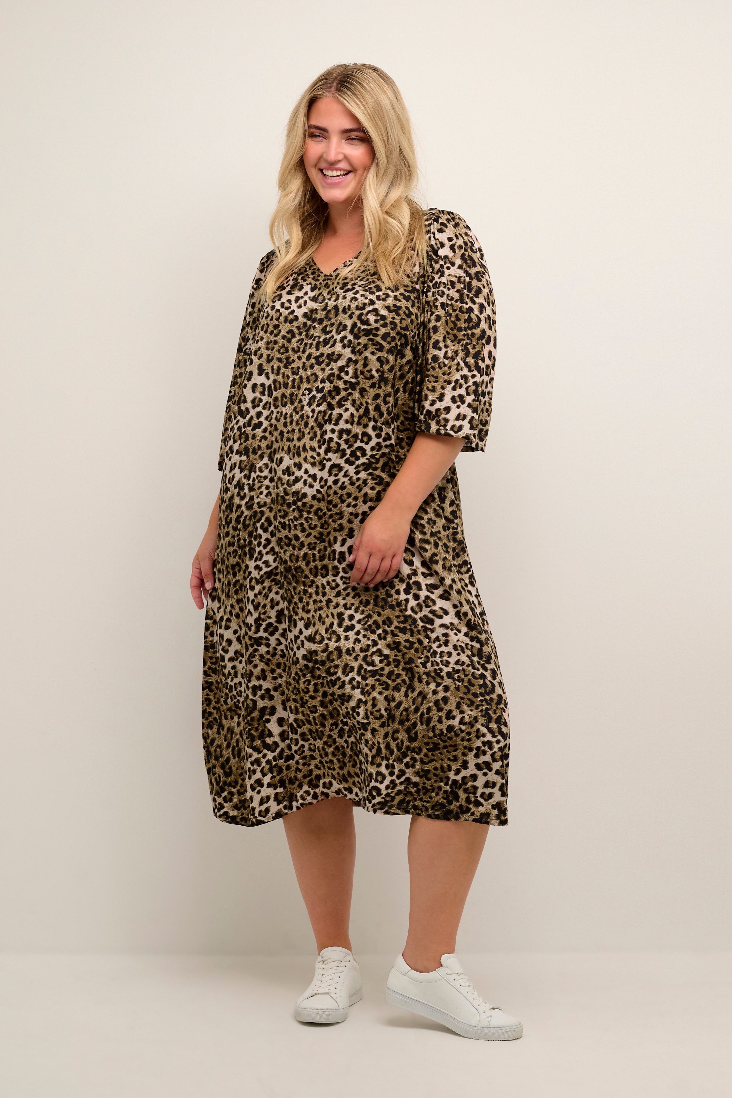 KCleonia Leopard Klänning LOOKBOOK FRONT 10581503-104268