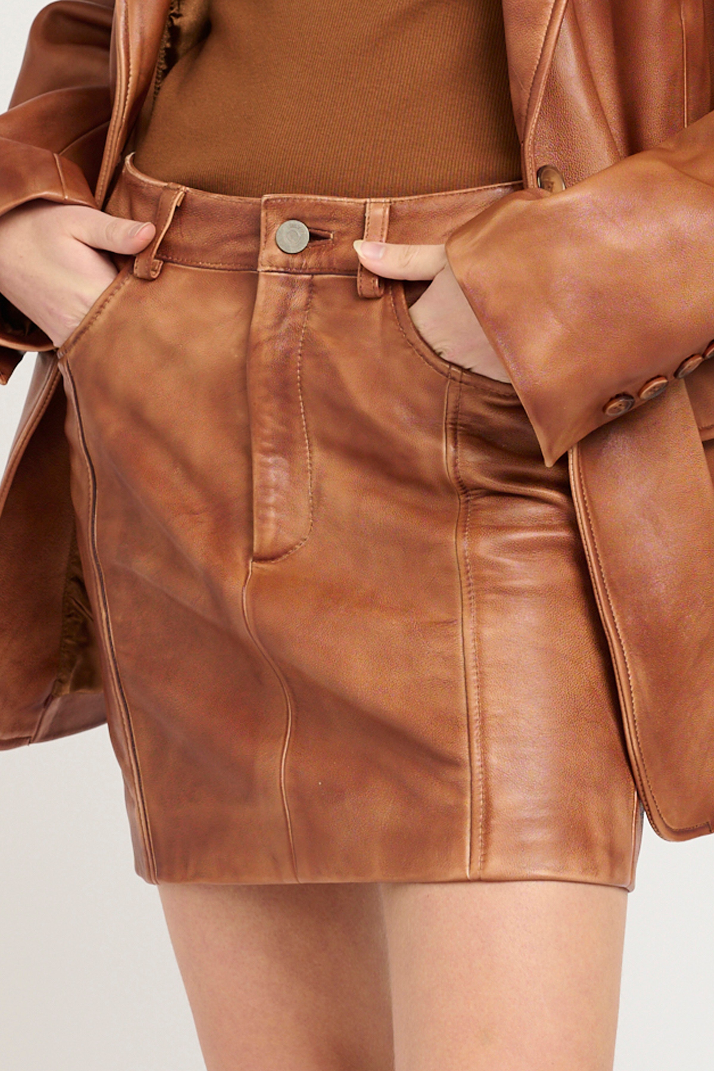 LucinaGZ Leather skirt LOOKBOOK DETAIL 10909246-105698