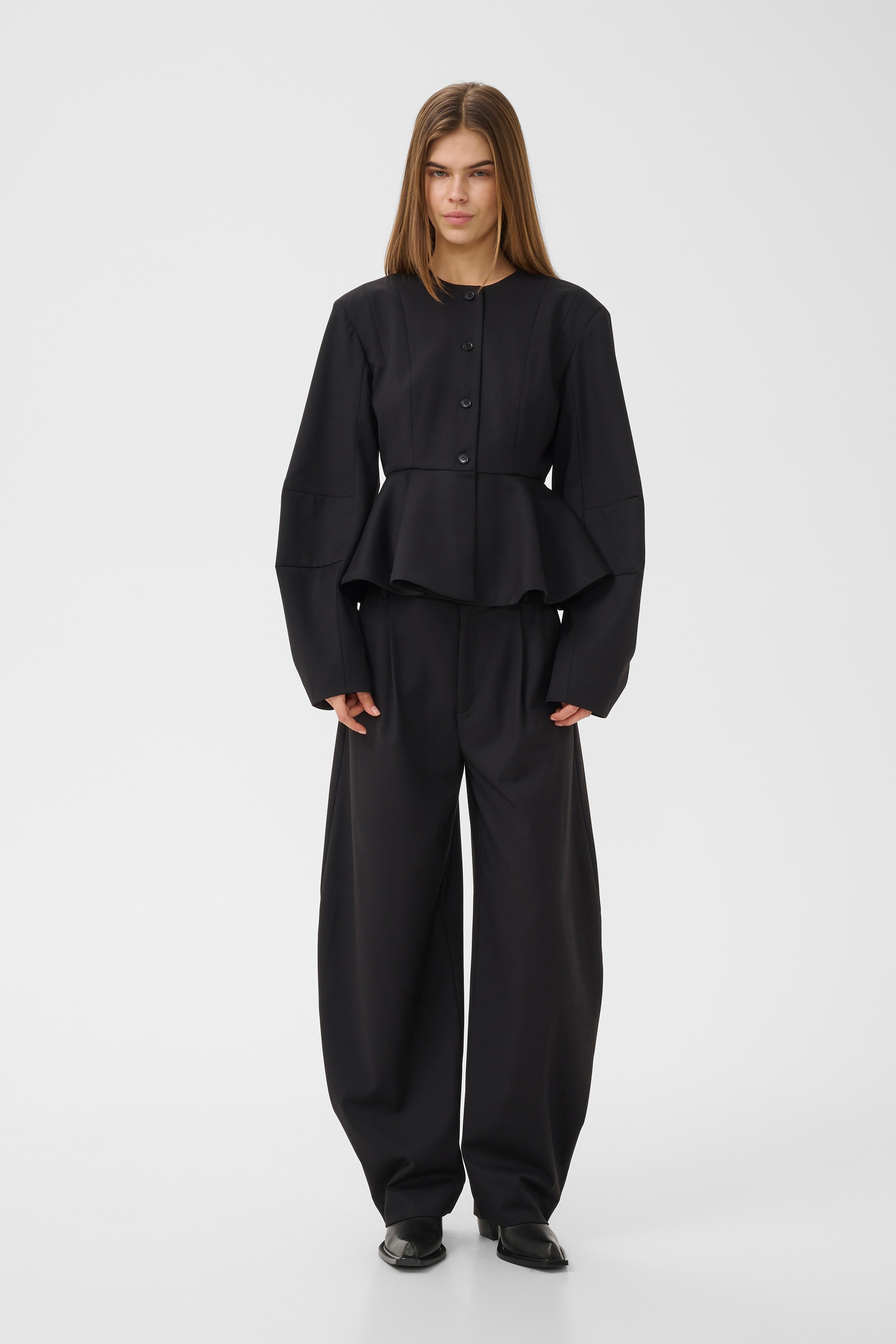 GZcallia Barrel pants LOOKBOOK FRONT 10910449-100017