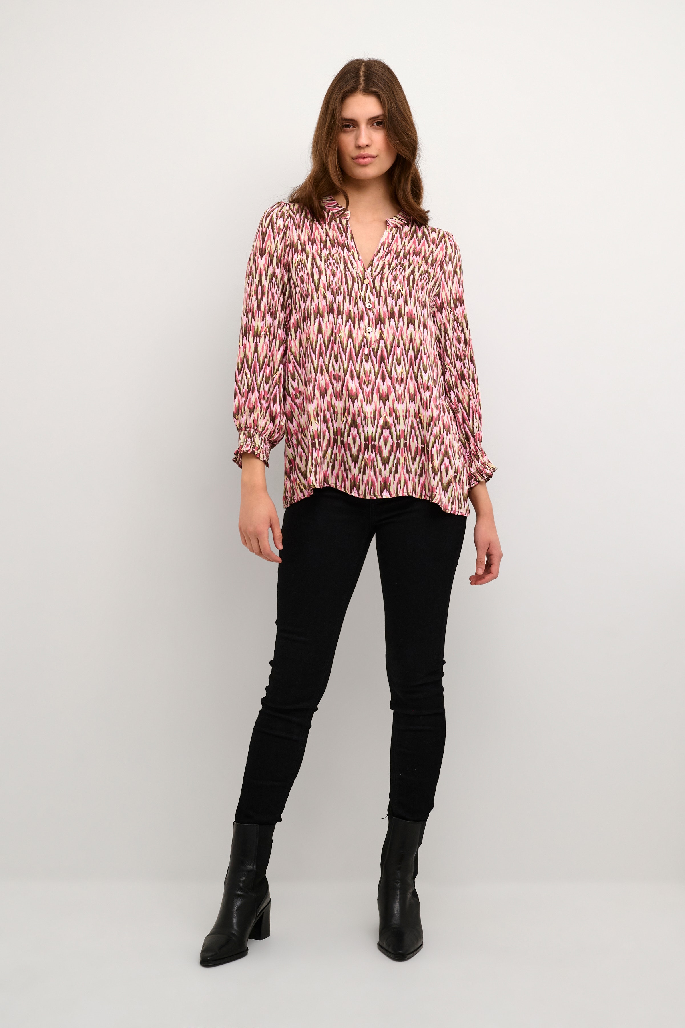 CUlola Blouse LOOKBOOK FRONT 50109896-191317