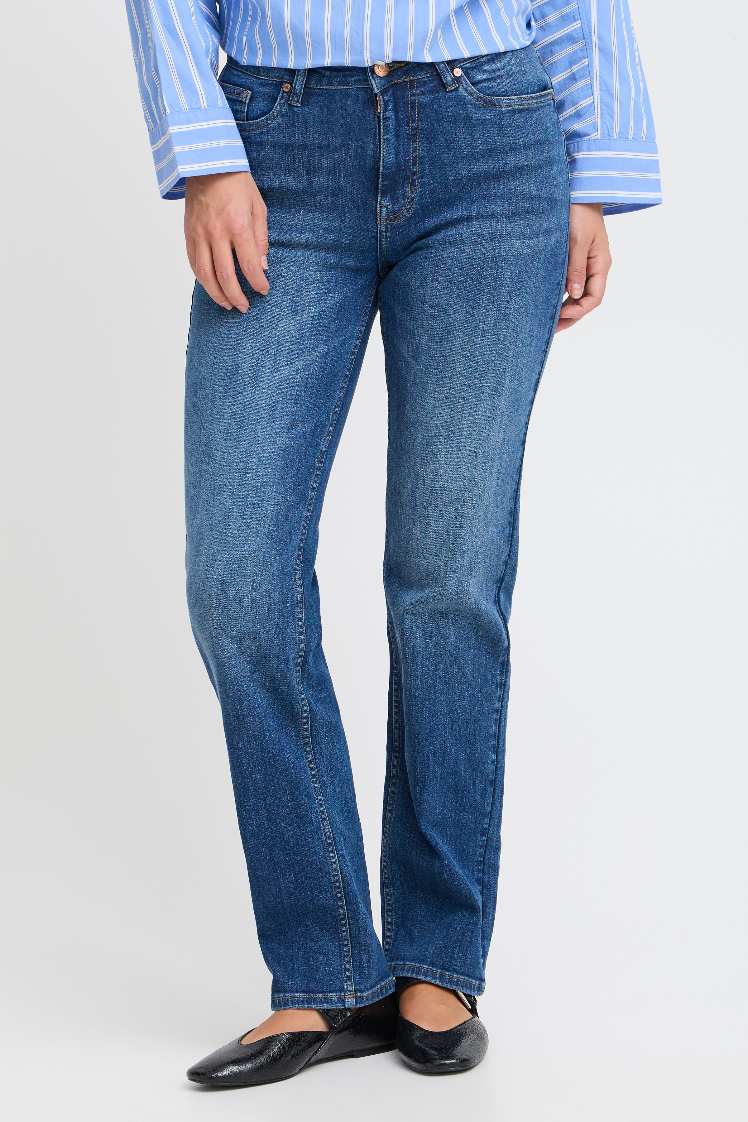 PZJOYY HW Jeans Straight Leg LOOKBOOK FRONT 50208638-200005