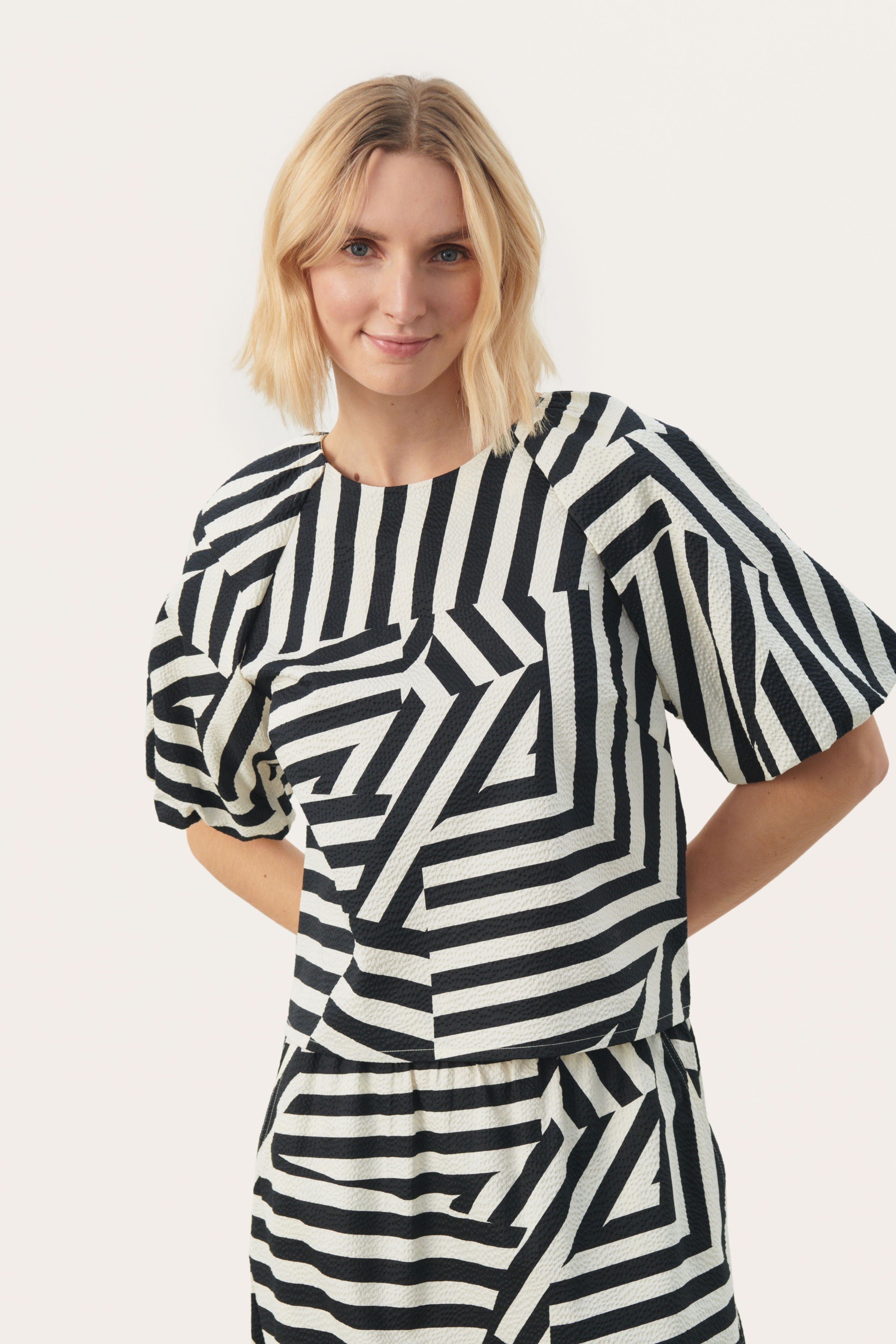 EstermarinePW Blus LOOKBOOK FRONT 30308467-302748