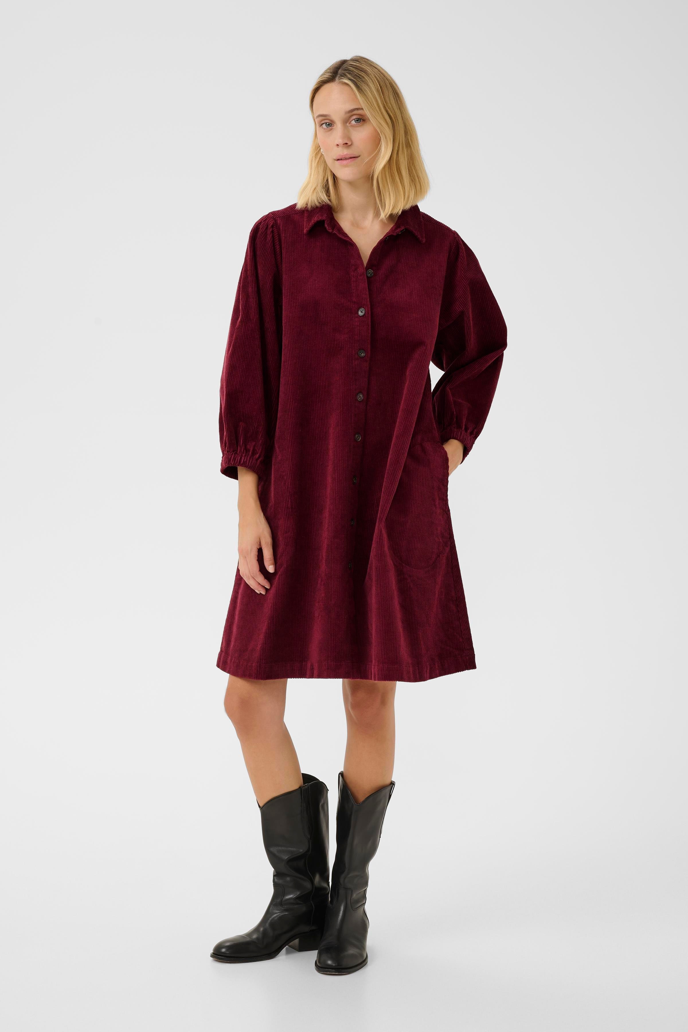 EleinaPW Manchesterklänning LOOKBOOK FRONT 30310323-191725