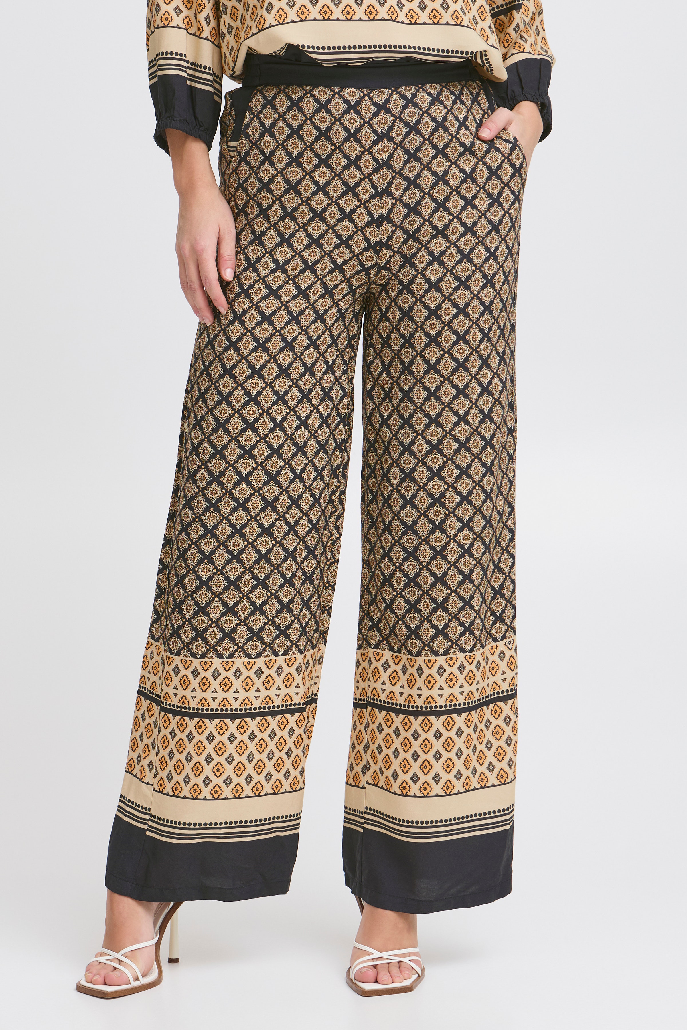 PZOLIVIA High Waist Straight Leg Byxor LOOKBOOK FRONT 50208809-204511