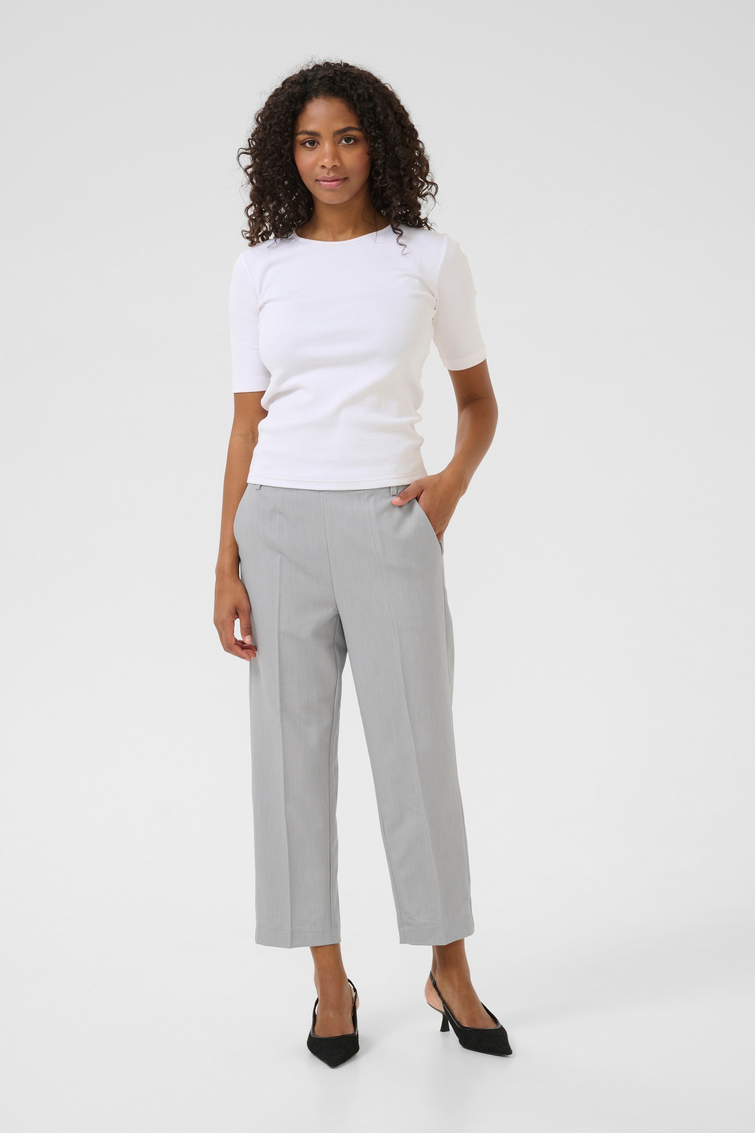 KAsakura Cropped Pants LOOKBOOK FRONT 10506127-100123