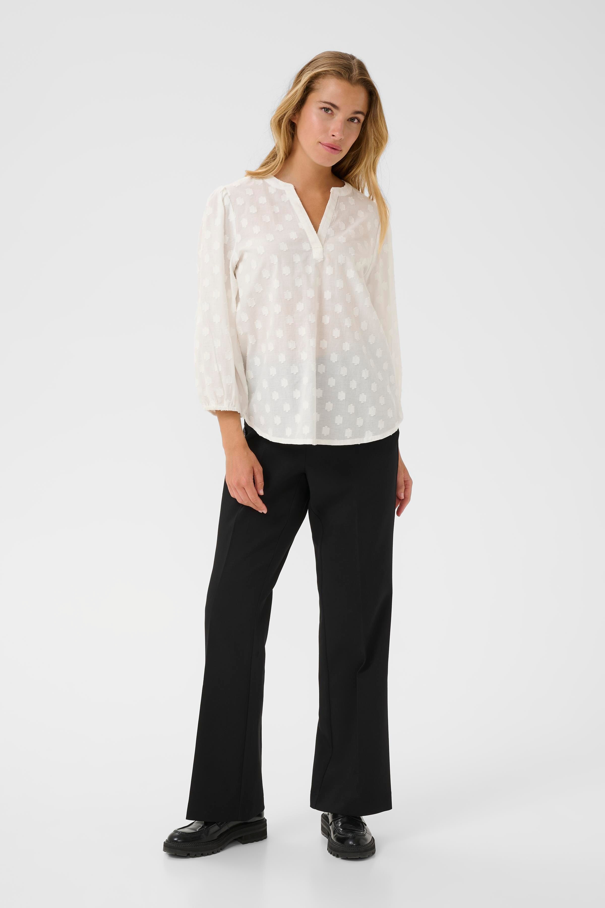 KAenya Bluse LOOKBOOK FRONT 10510755-110602