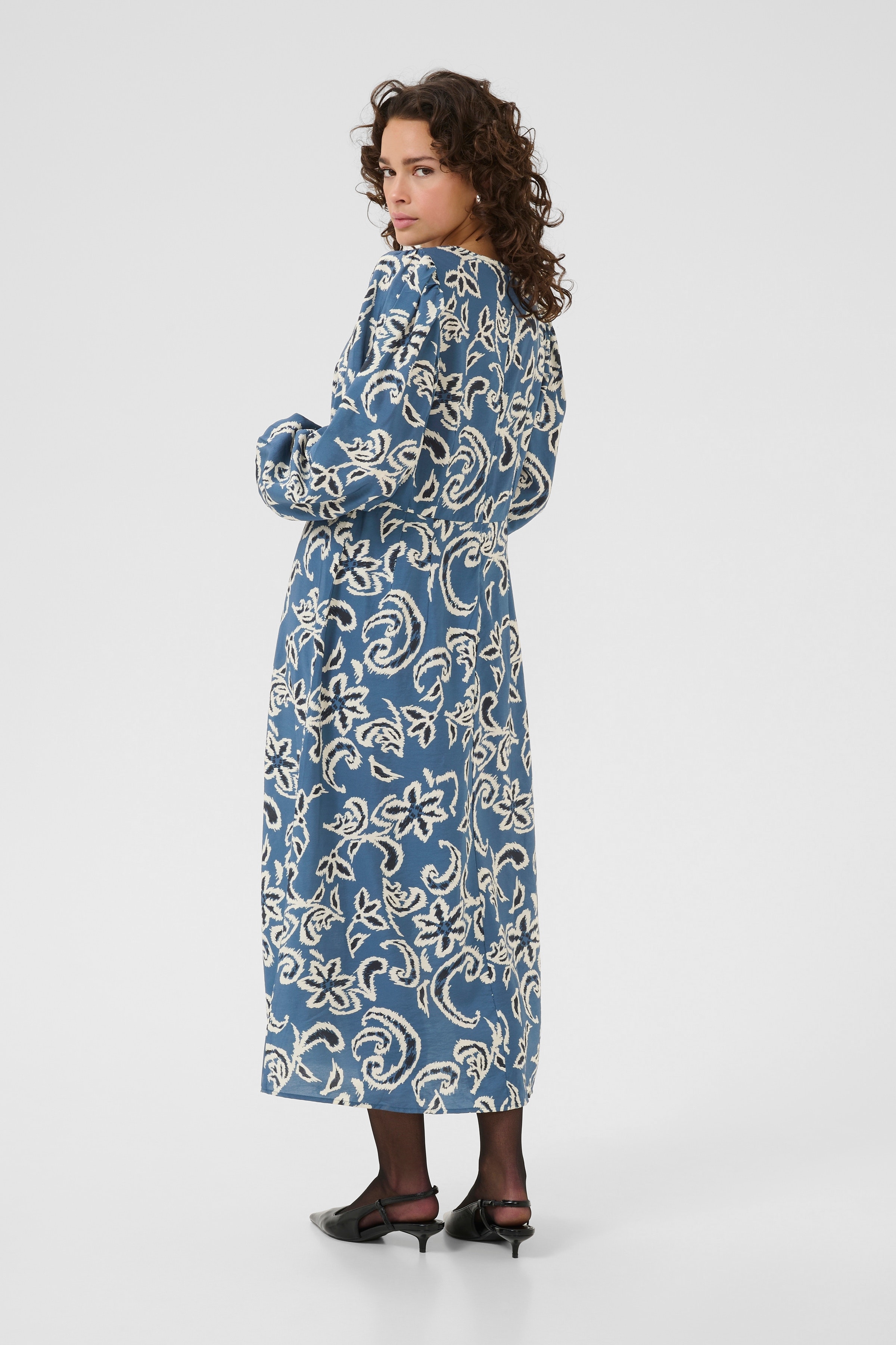 KAdahlia Kleid LOOKBOOK BACK 10510572-108221