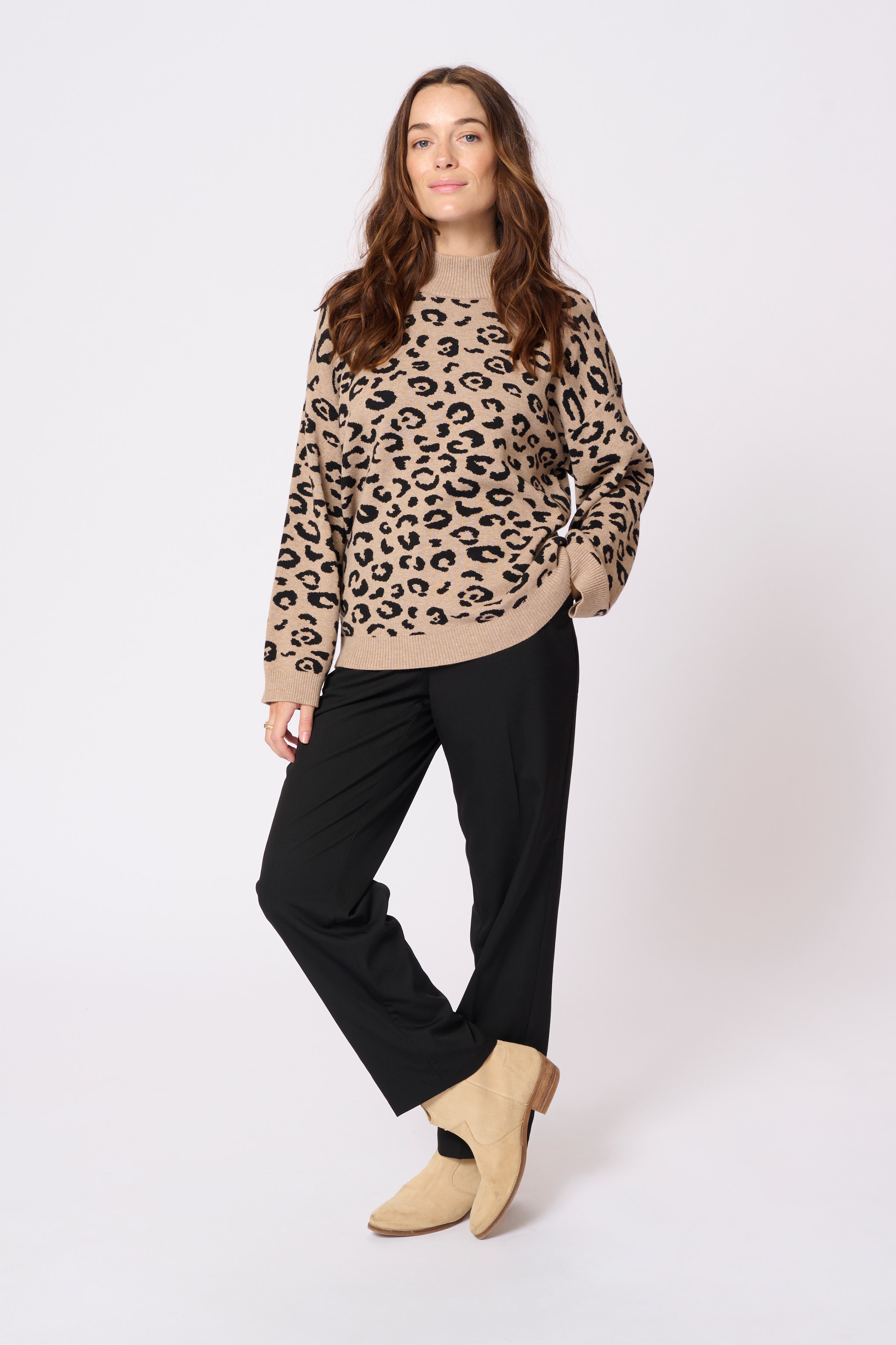 CRSava Leopard genser LOOKBOOK FRONT 10613664-107455