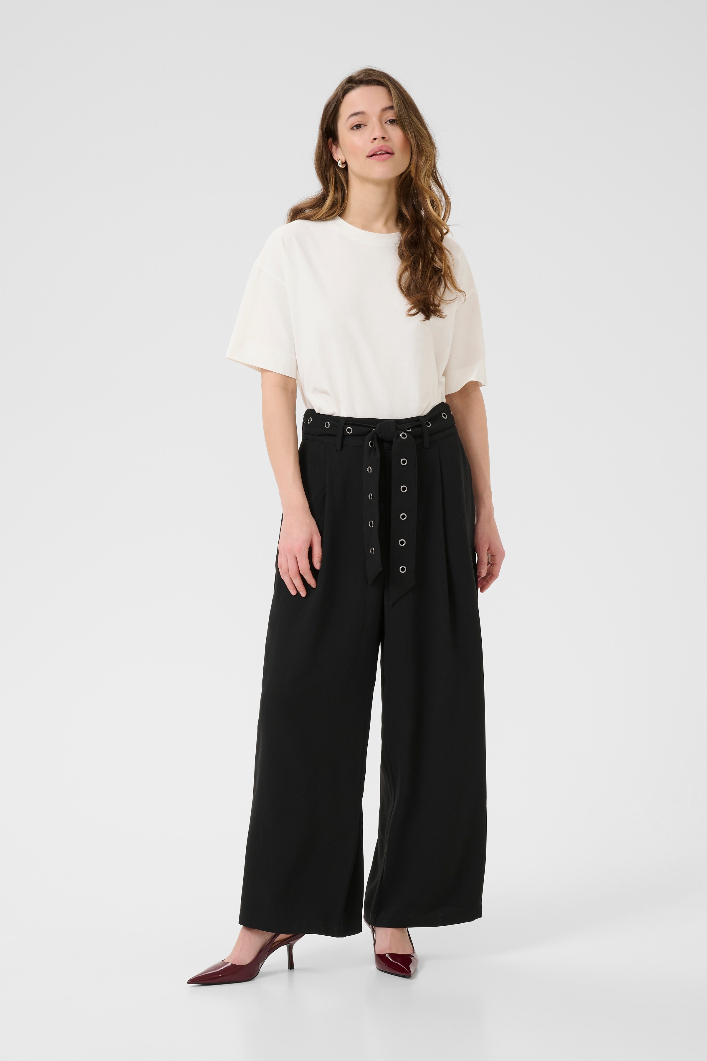 Kalisa Trousers LOOKBOOK FRONT 10510273-100121