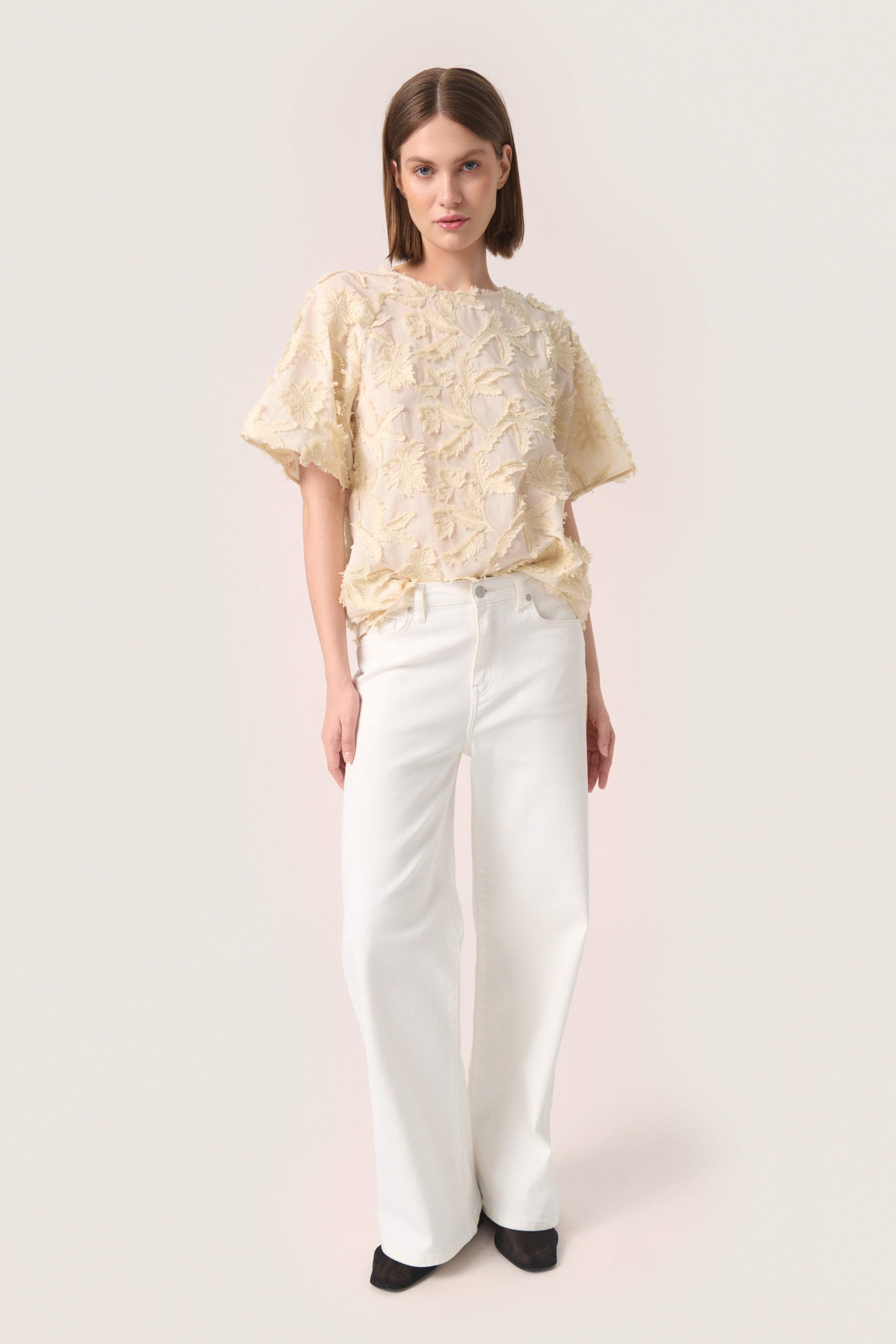 SLLucia Blouse LOOKBOOK FRONT 30407412-110701