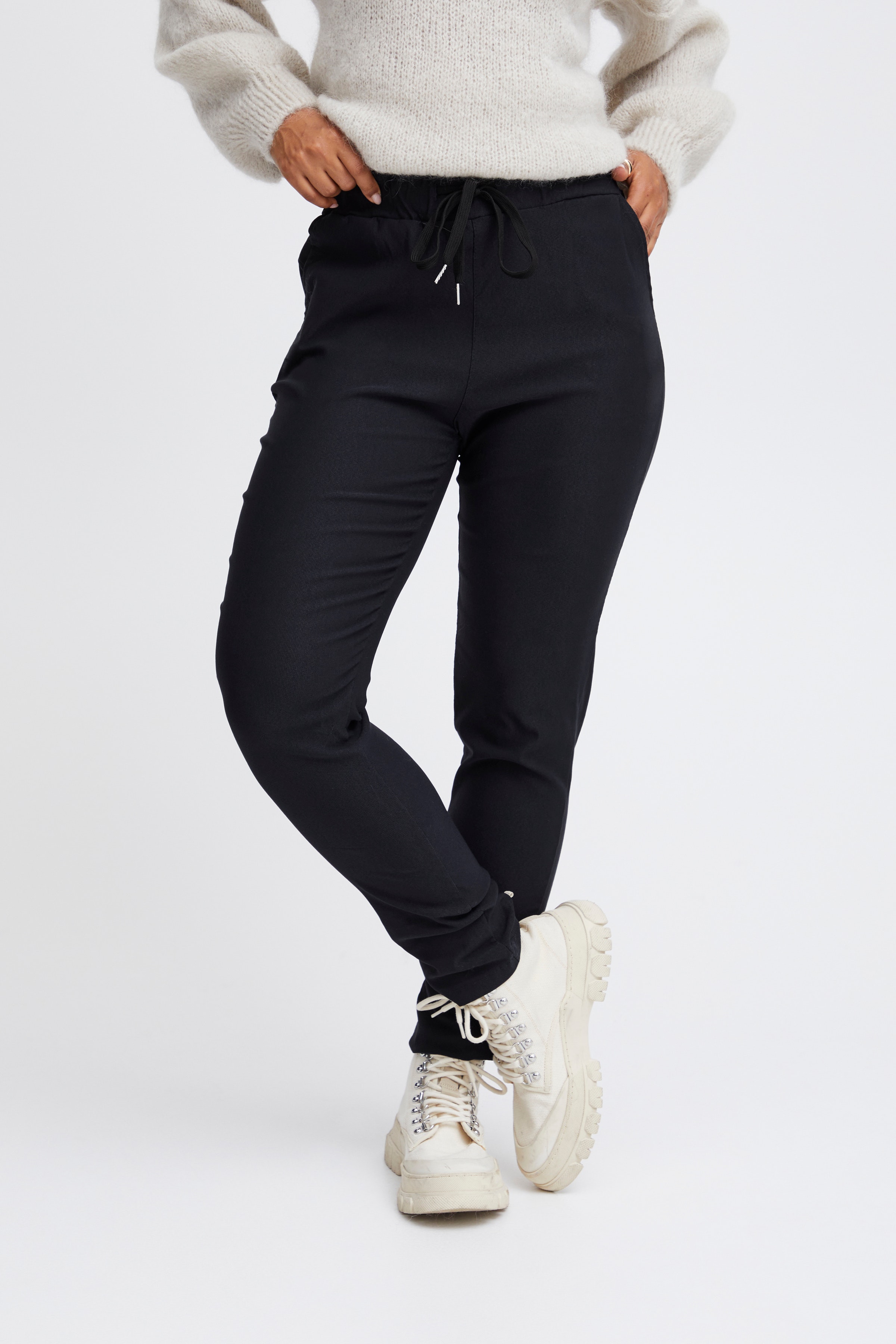 SBBENITTO Bukser LOOKBOOK FRONT 22100378-193923