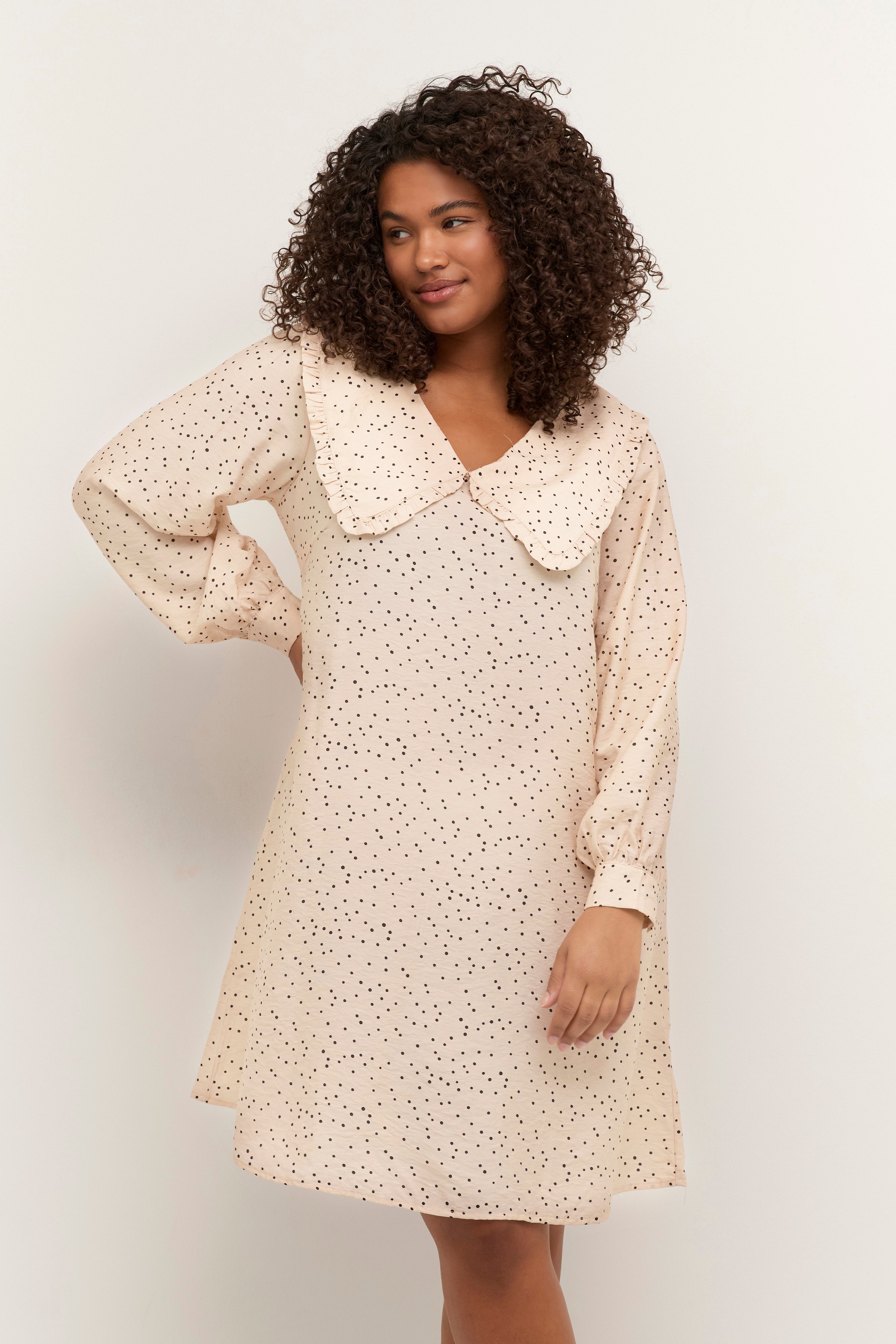 KCdiana Klänning LOOKBOOK FRONT 10580940-102902