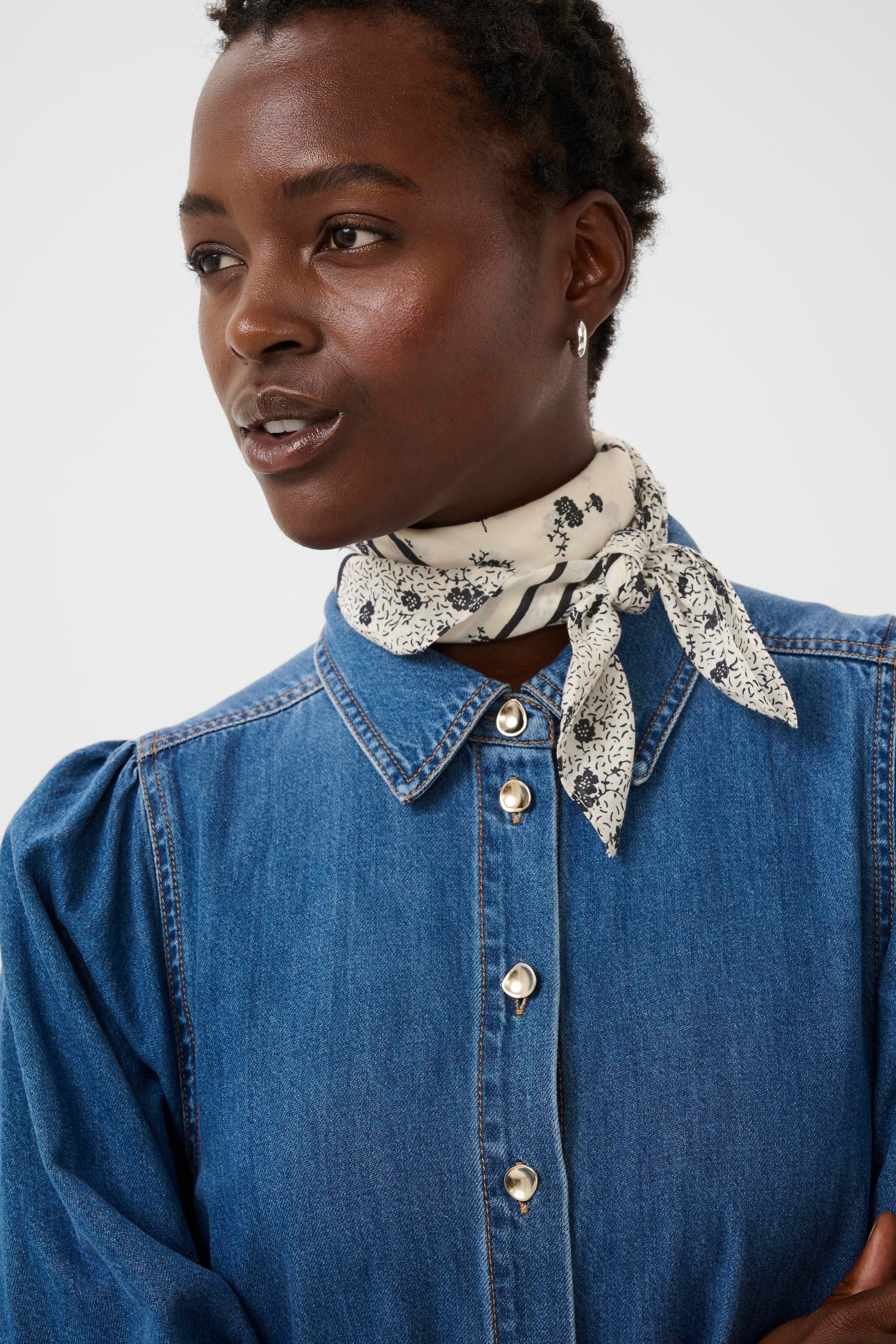 PhiPW Sjaal LOOKBOOK DETAIL 30309304-304545