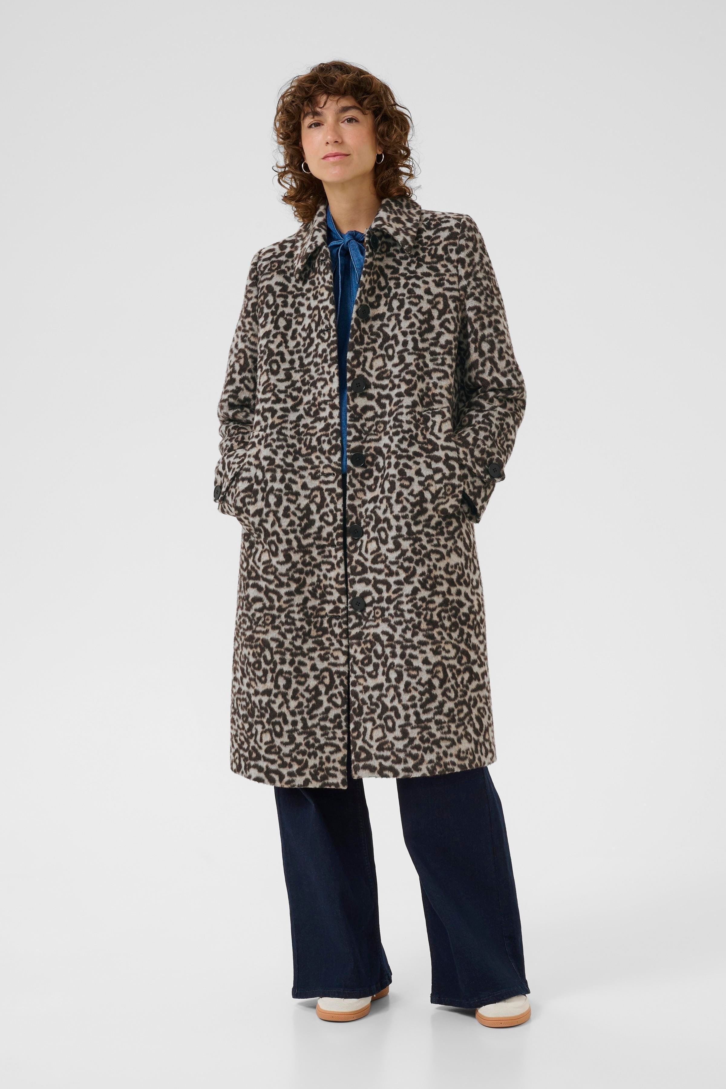 SuzyPW Coat LOOKBOOK FRONT 30309747-303859