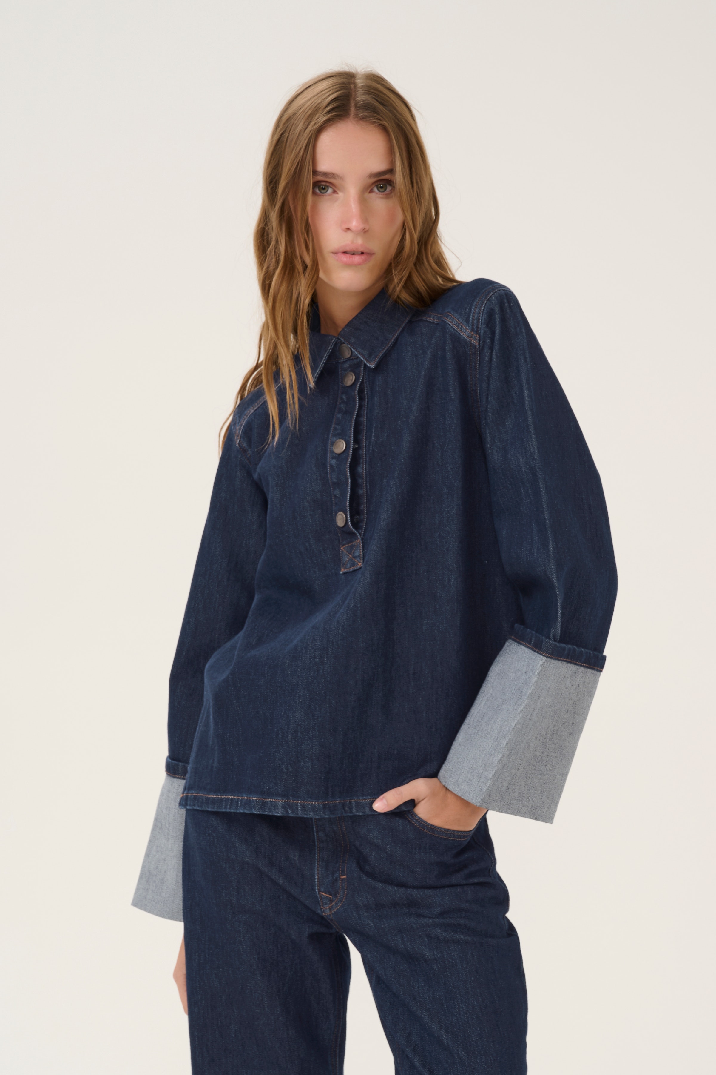 AbinaMW Bluse LOOKBOOK FRONT 10705056-100067