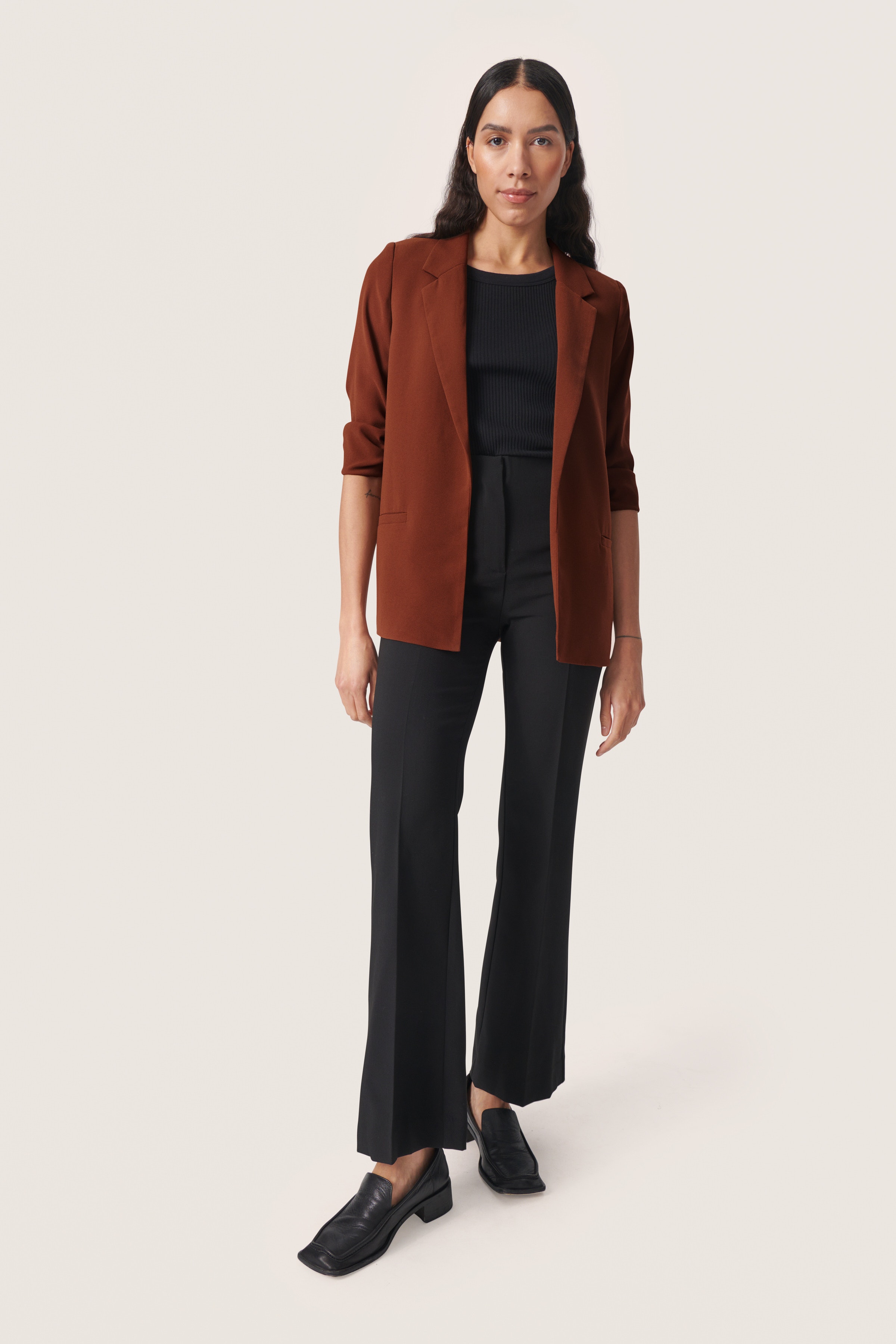 SLShirley Blazer LOOKBOOK FRONT 30403608-191220