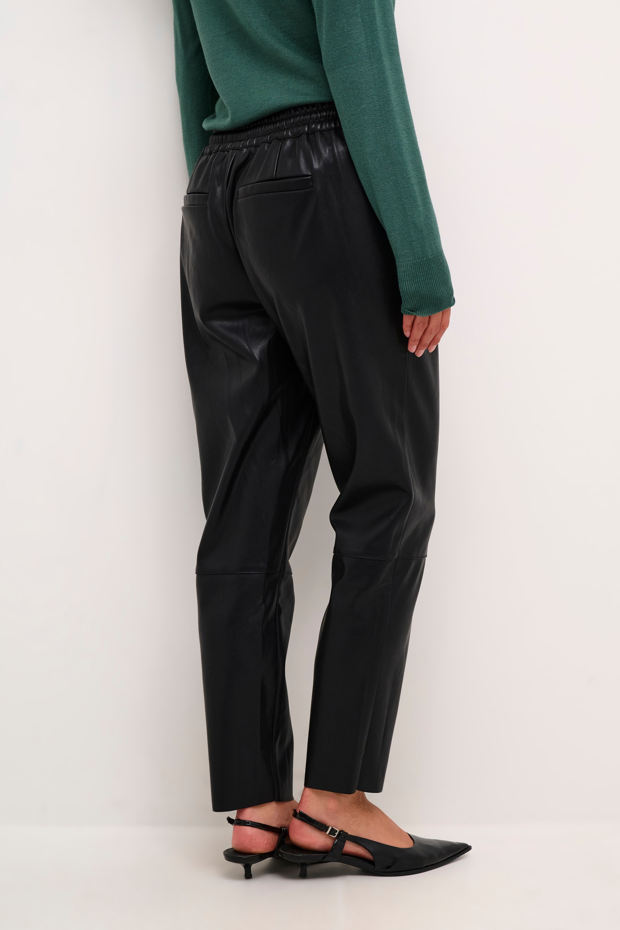 KAvilla Trousers LOOKBOOK BACK 10504722-100121