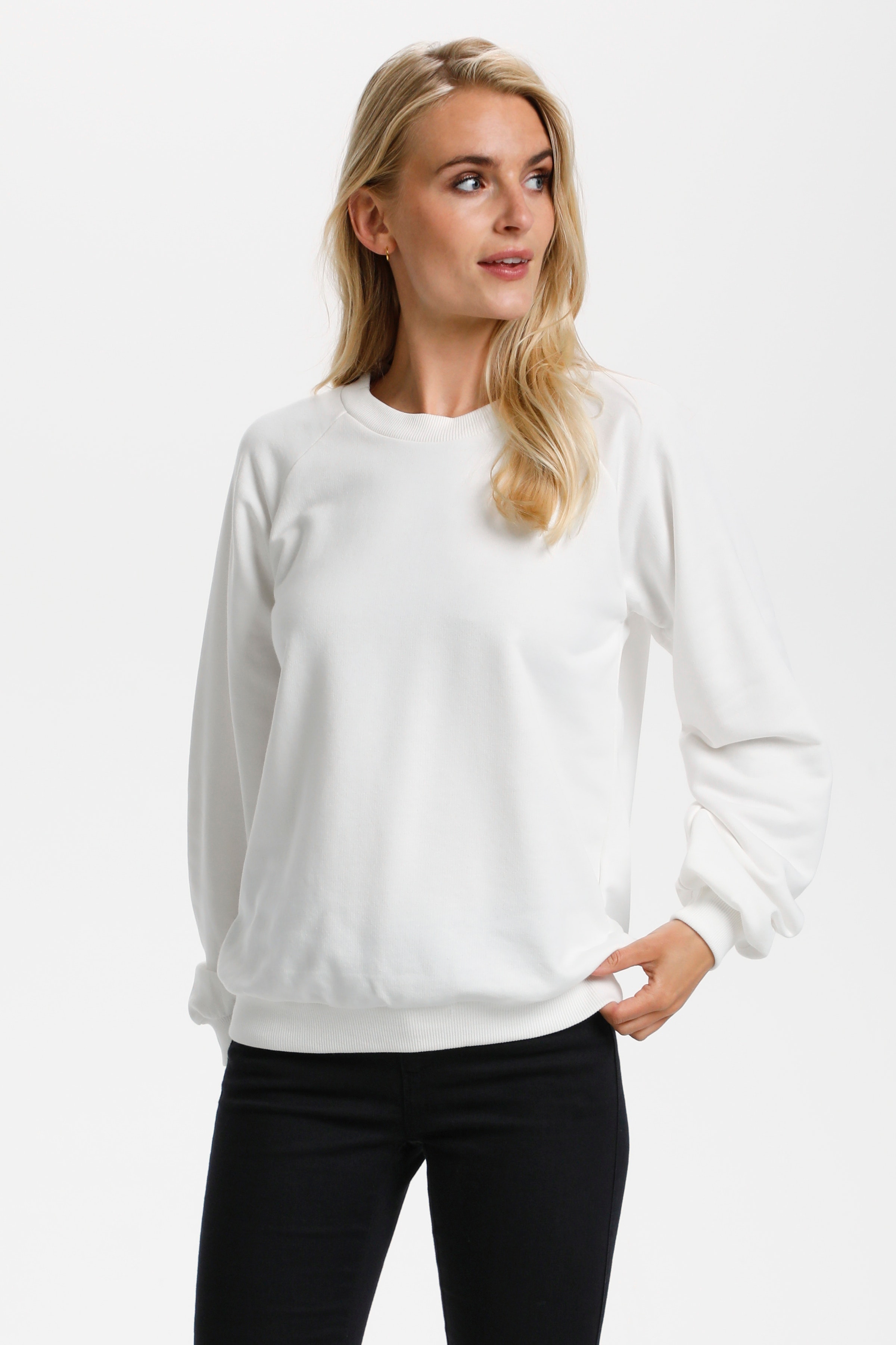 KAbess Sweatshirt  LOOKBOOK FRONT 10505867-110602