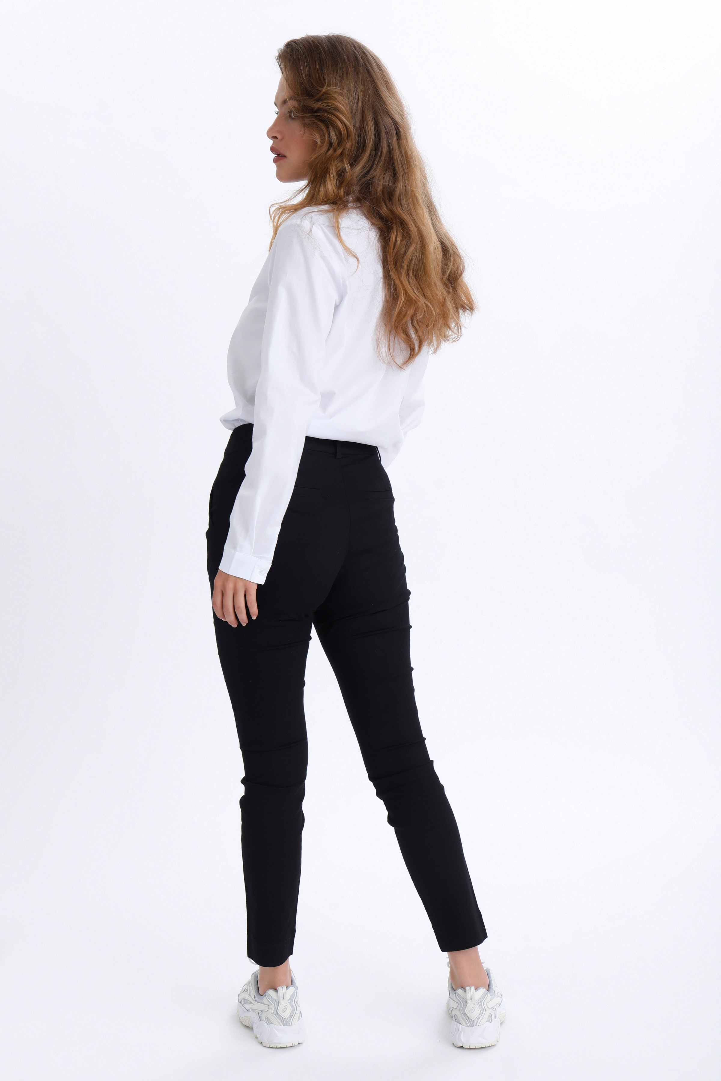 KAlea Trousers LOOKBOOK BACK 10505191-100121