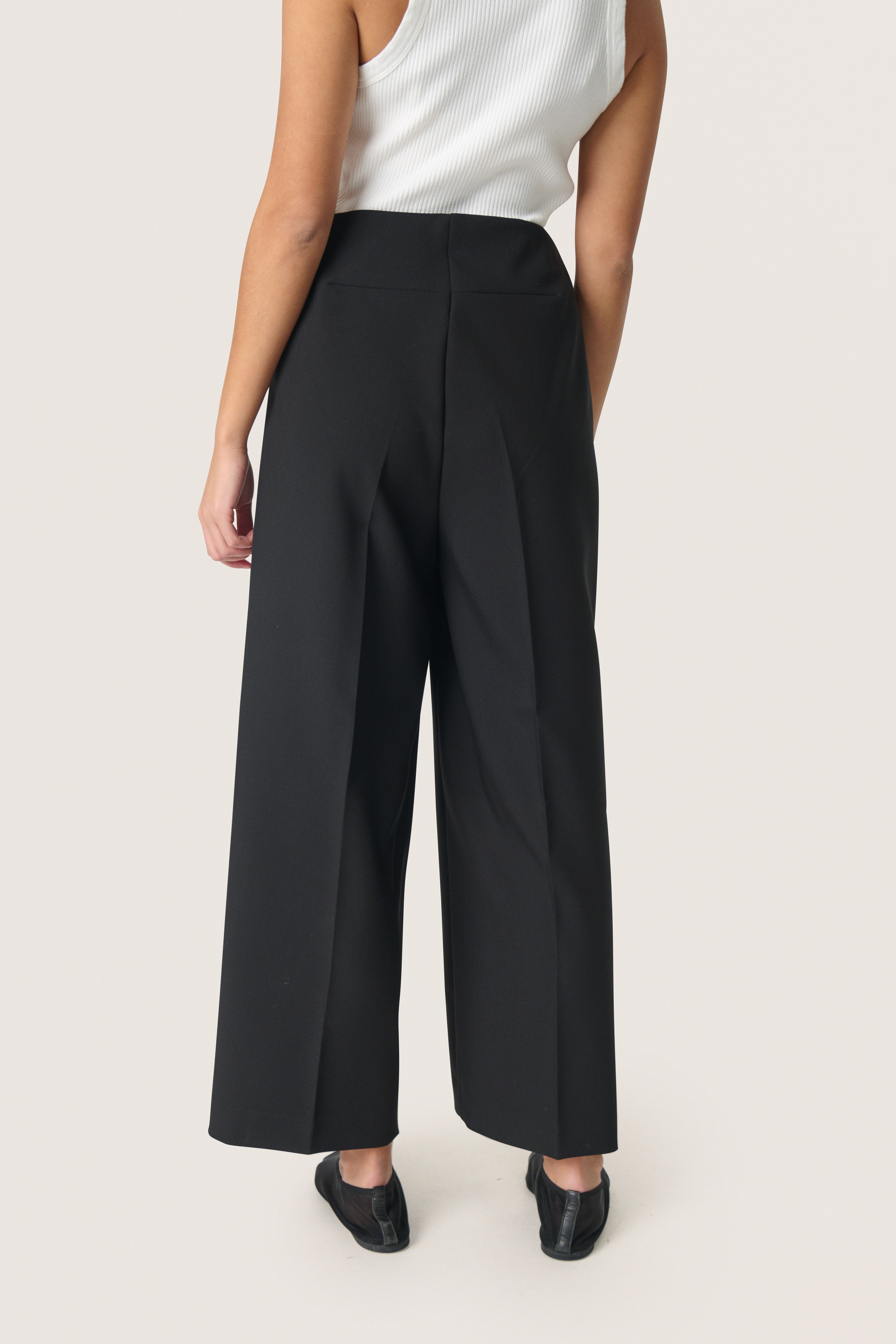 SLCorinne Cropped Hose LOOKBOOK BACK 30407013-194008