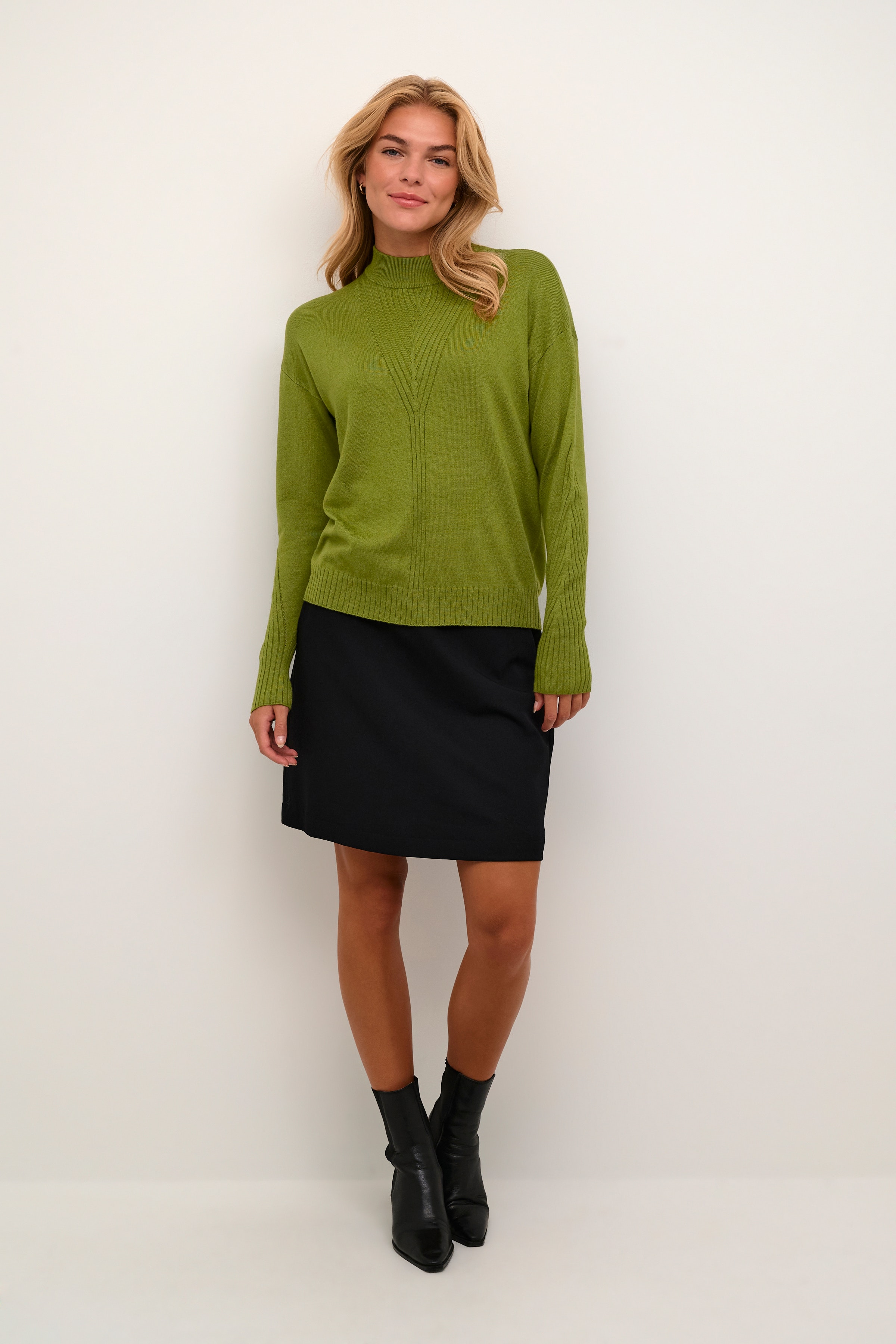 KAnelly Pullover LOOKBOOK FRONT 10552254-180435