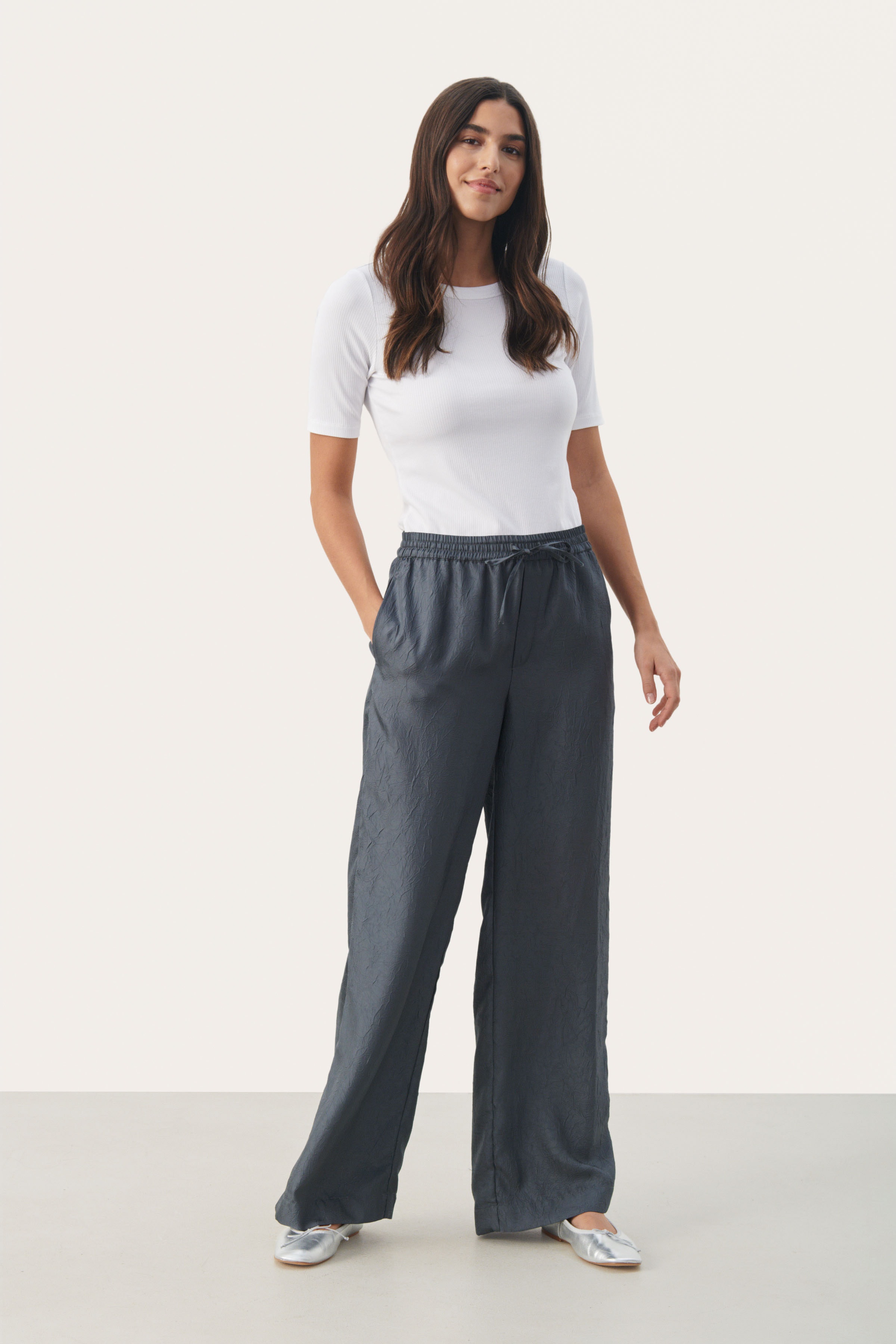 EvaldaPW Hose LOOKBOOK FRONT 30308489-194215