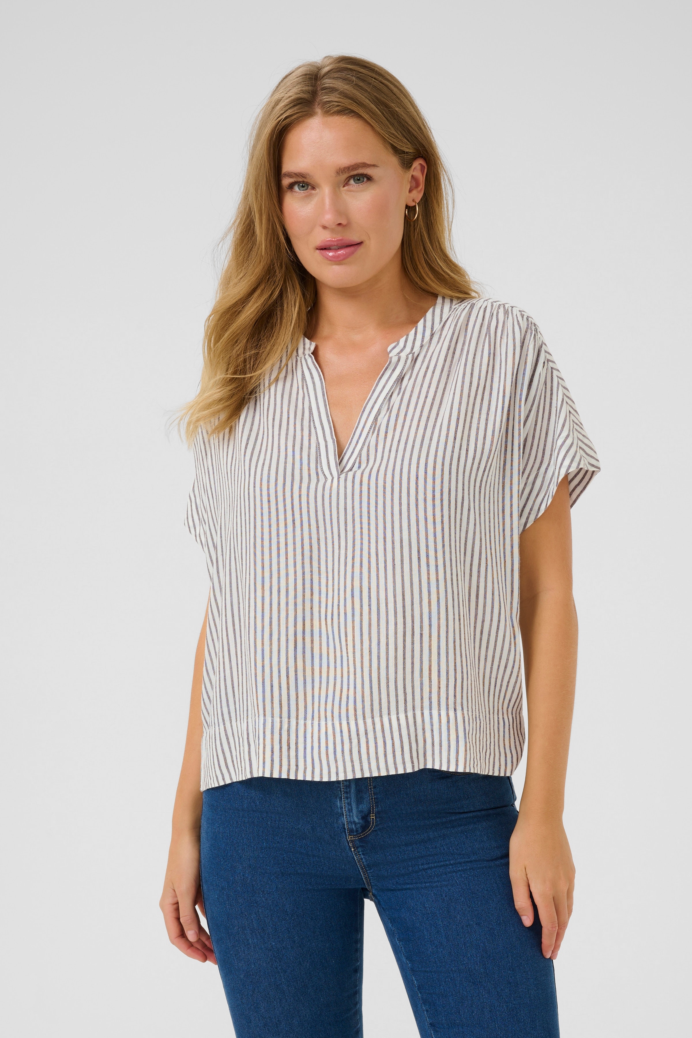 KAmilia Top en Lin LOOKBOOK FRONT 10509670-107749