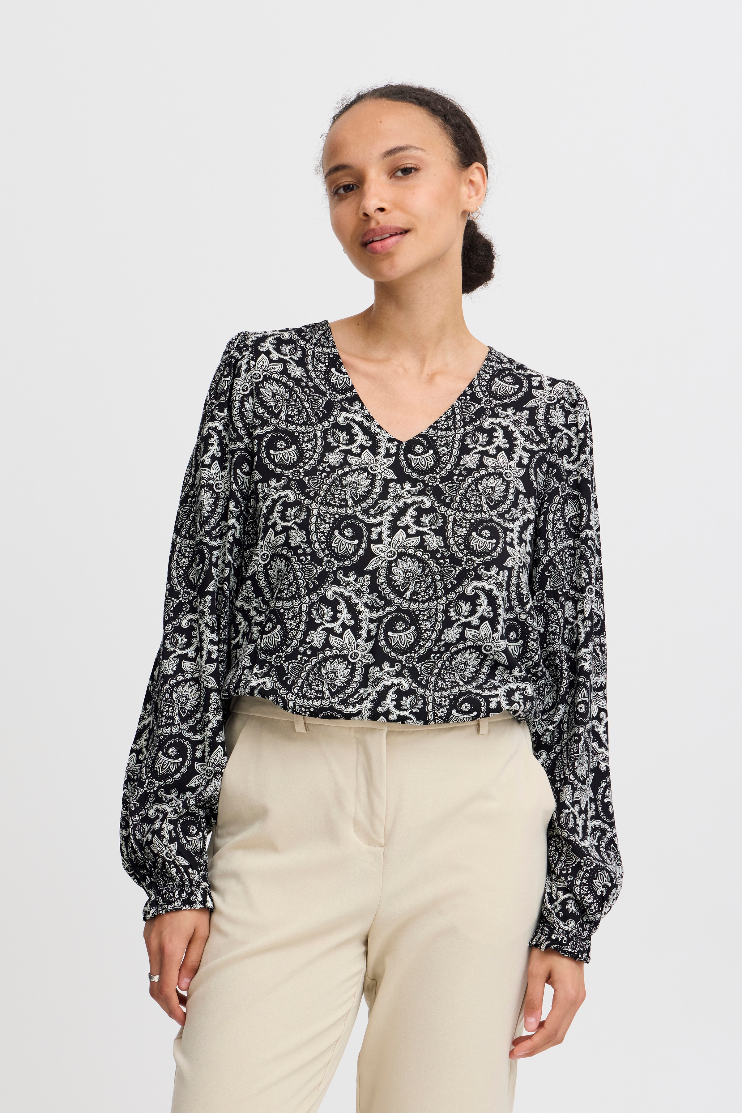 Langermet bluse LOOKBOOK FRONT 20816137-200453