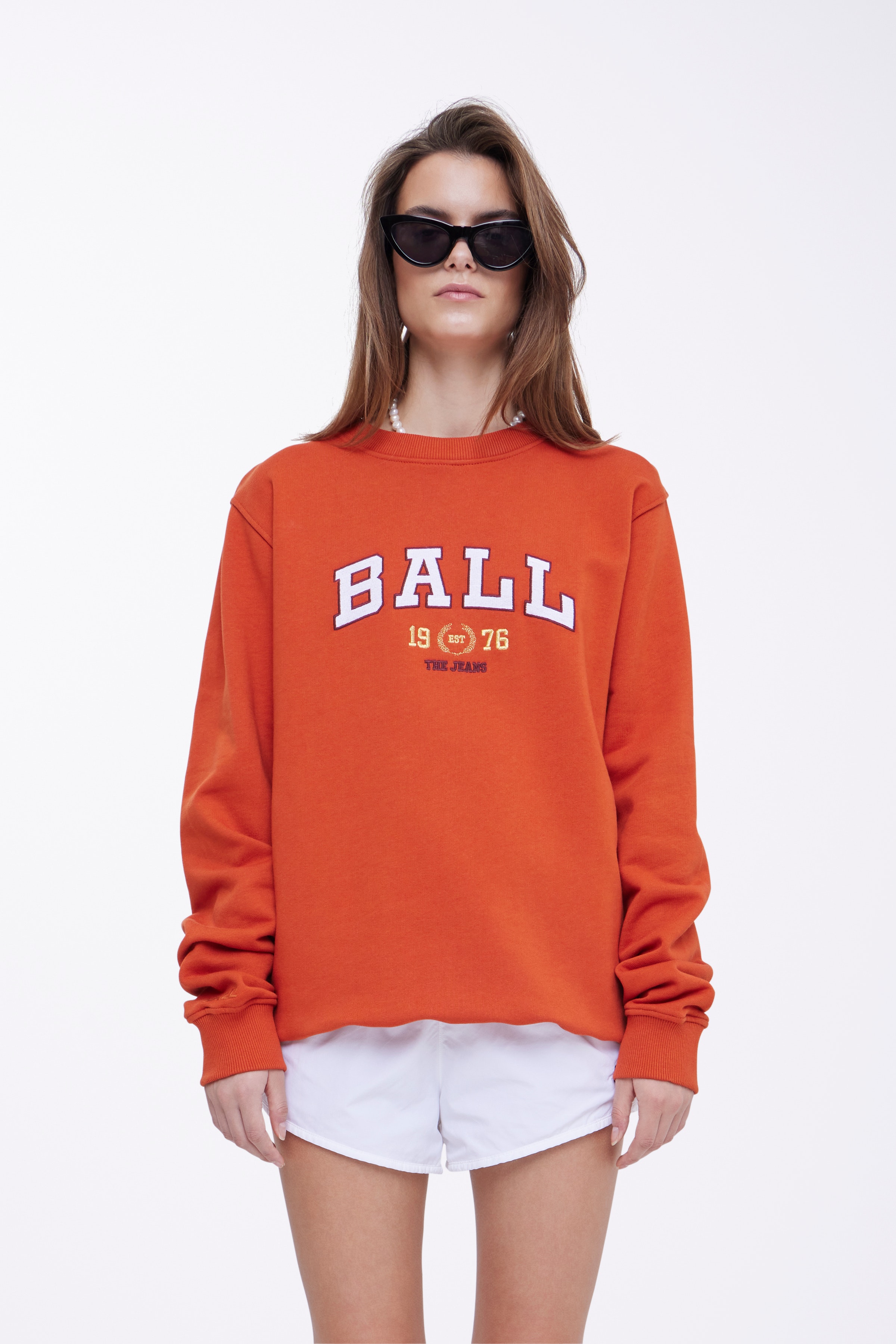 L. TAYLOR SWEATSHIRT LOOKBOOK FRONT 50400052-181355