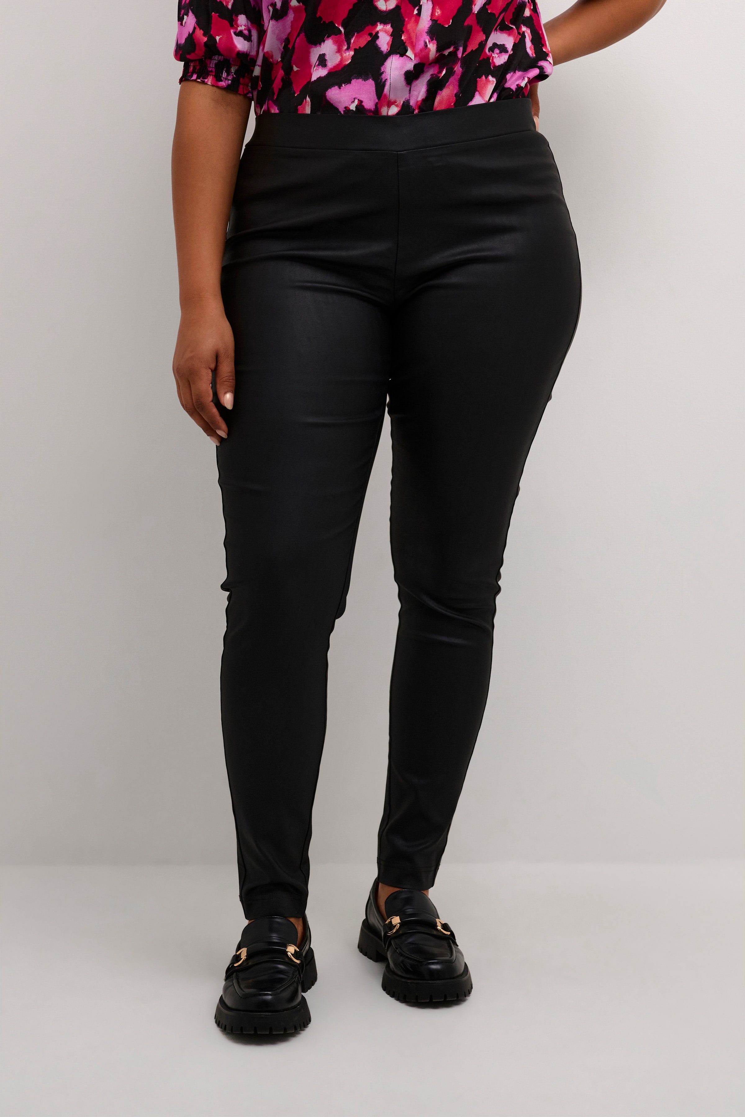 KCadelen Jeggings

 LOOKBOOK FRONT 10580011-50600