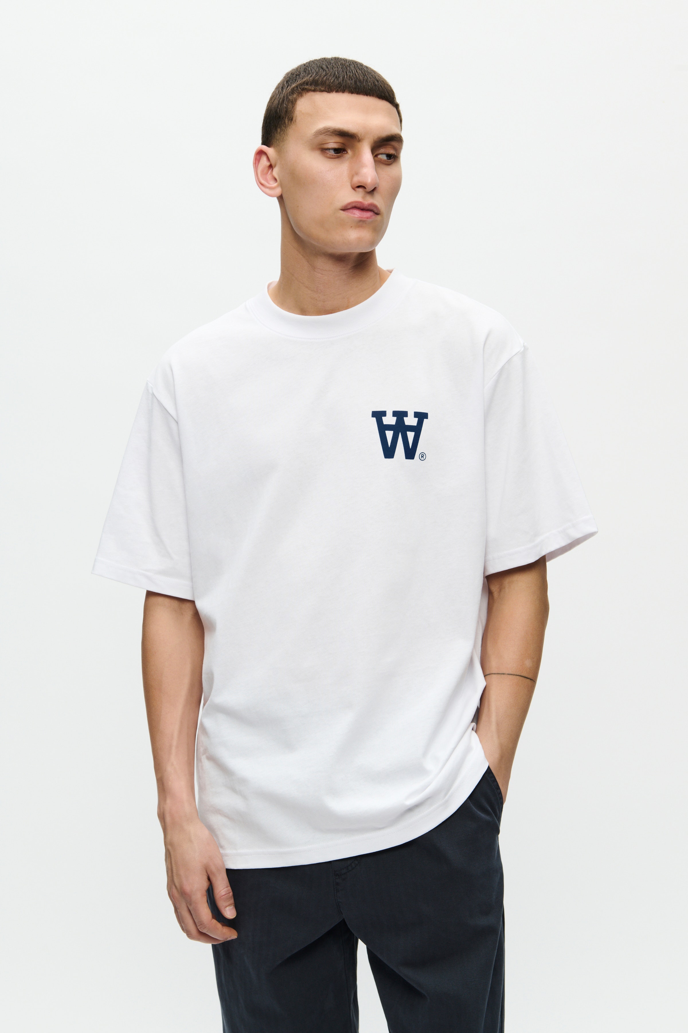 WWLiam T-shirt LOOKBOOK FRONT 30251546-110601