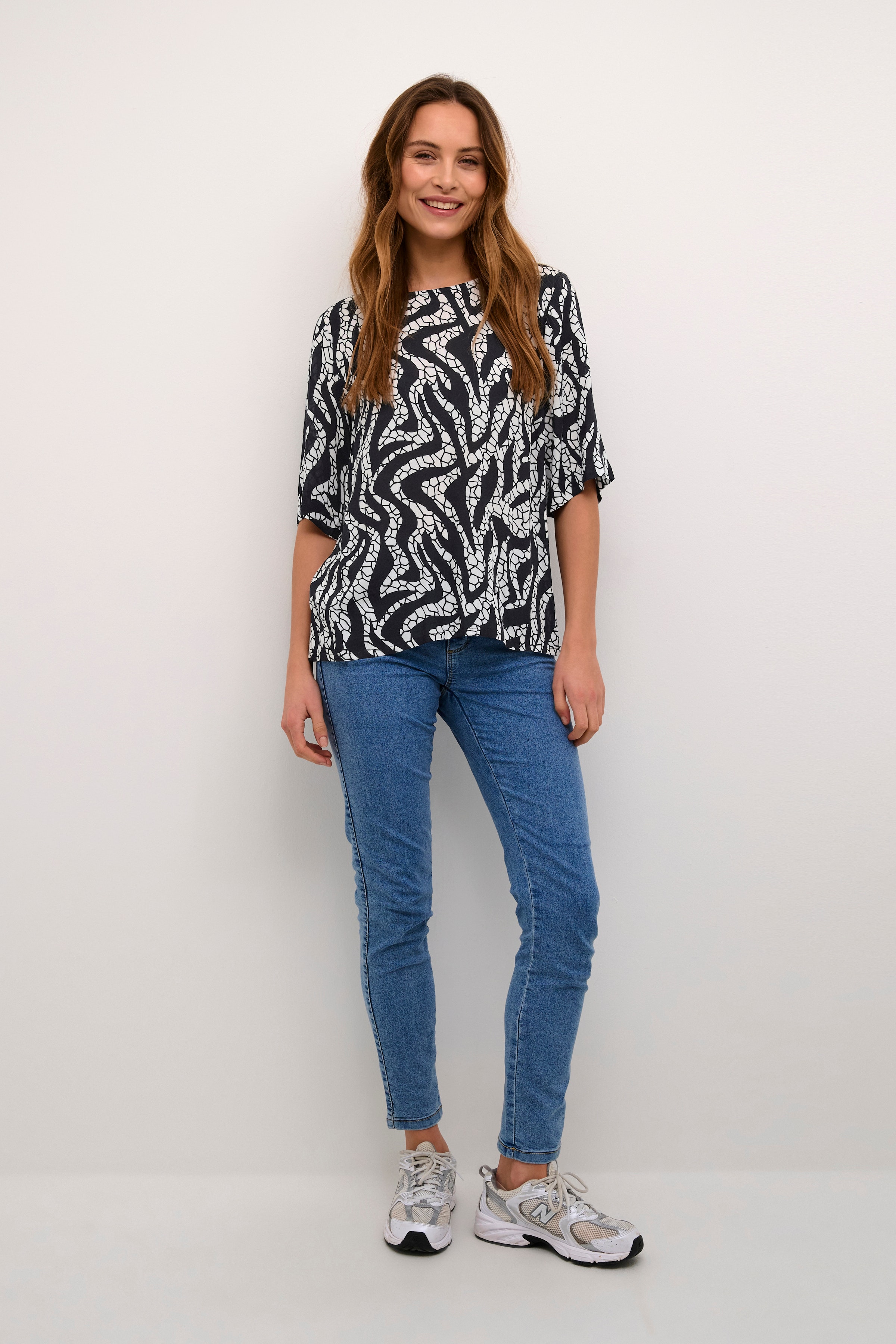 BPzelina Blouse LOOKBOOK FRONT 10590648-105765B