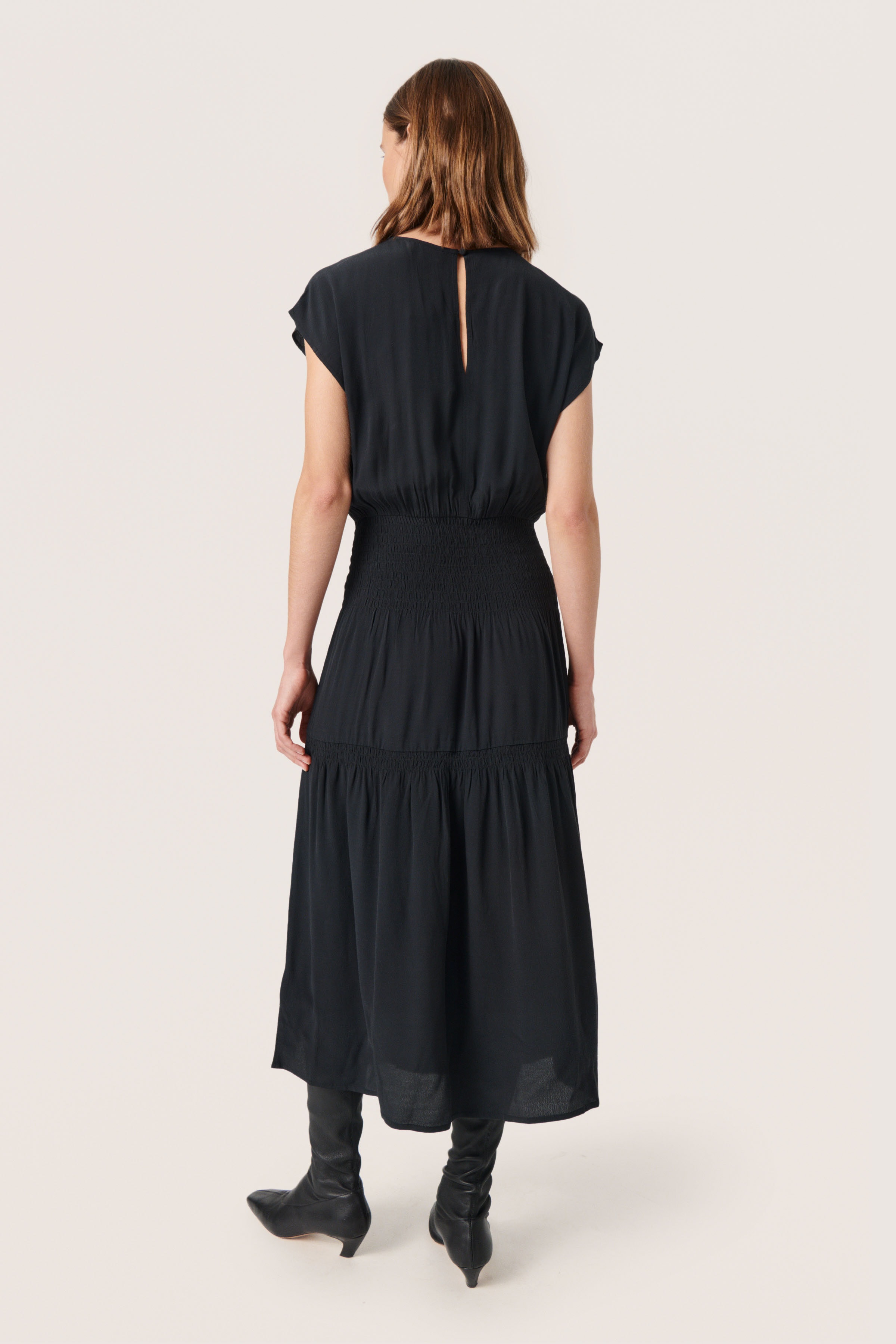 SLLayna Kleid LOOKBOOK BACK 30406595-194008