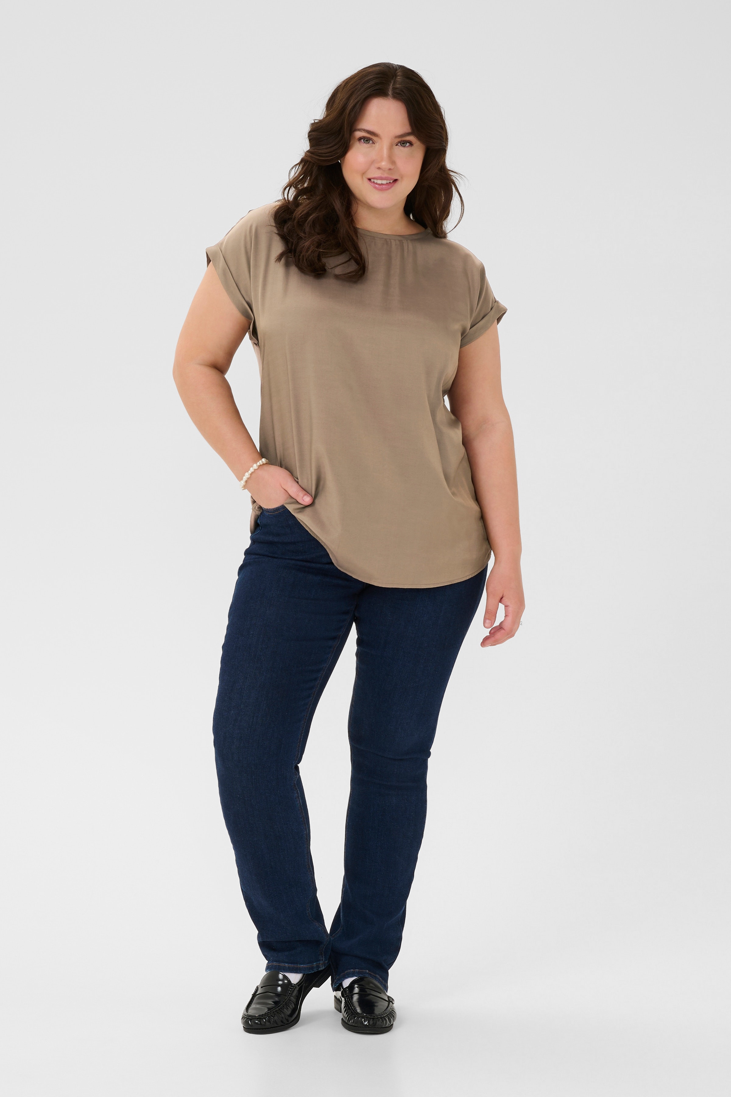 KCmilia Blouse LOOKBOOK FRONT 10583812-190808