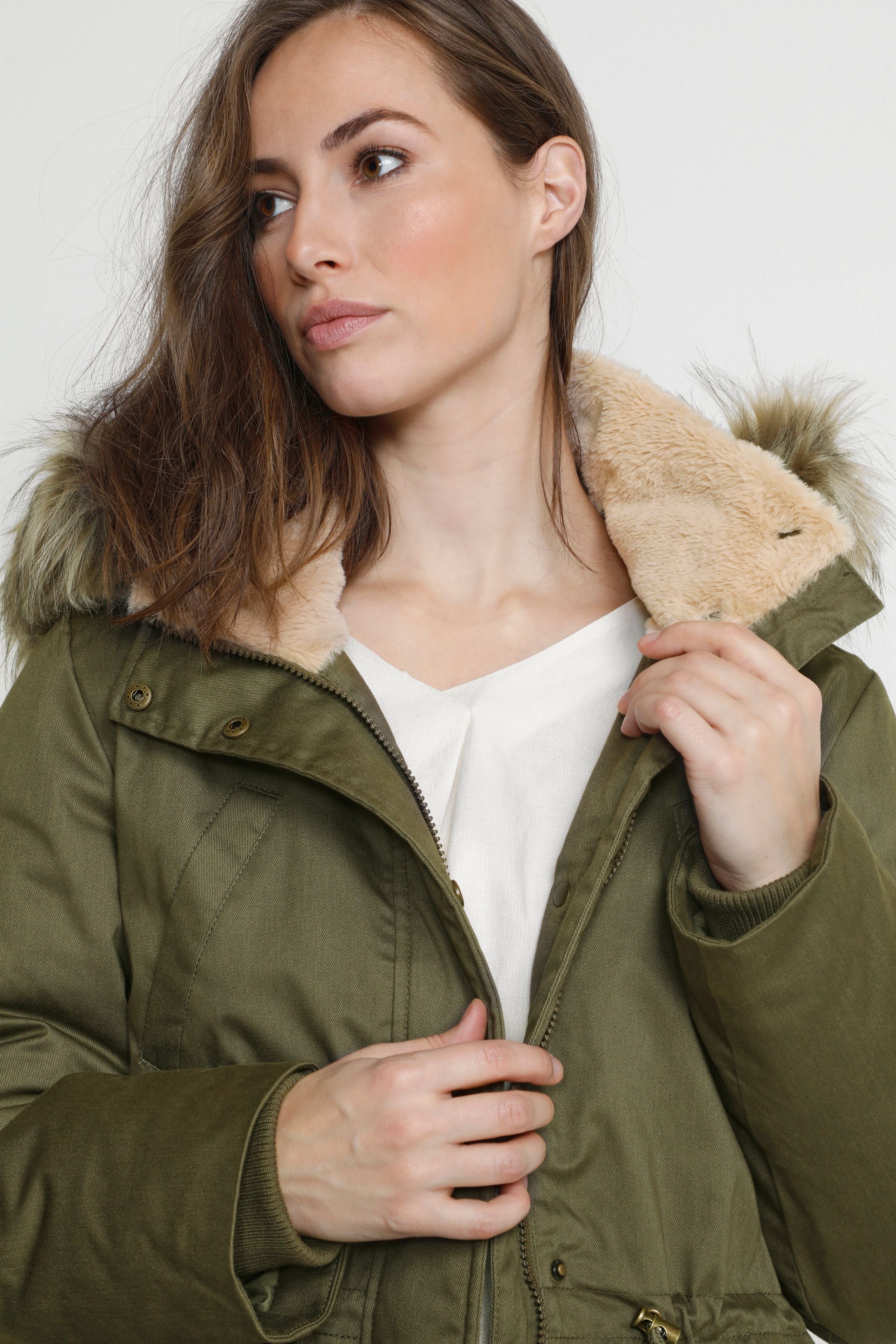 CRLinda Outerwear LOOKBOOK DETAIL 10610334-190403