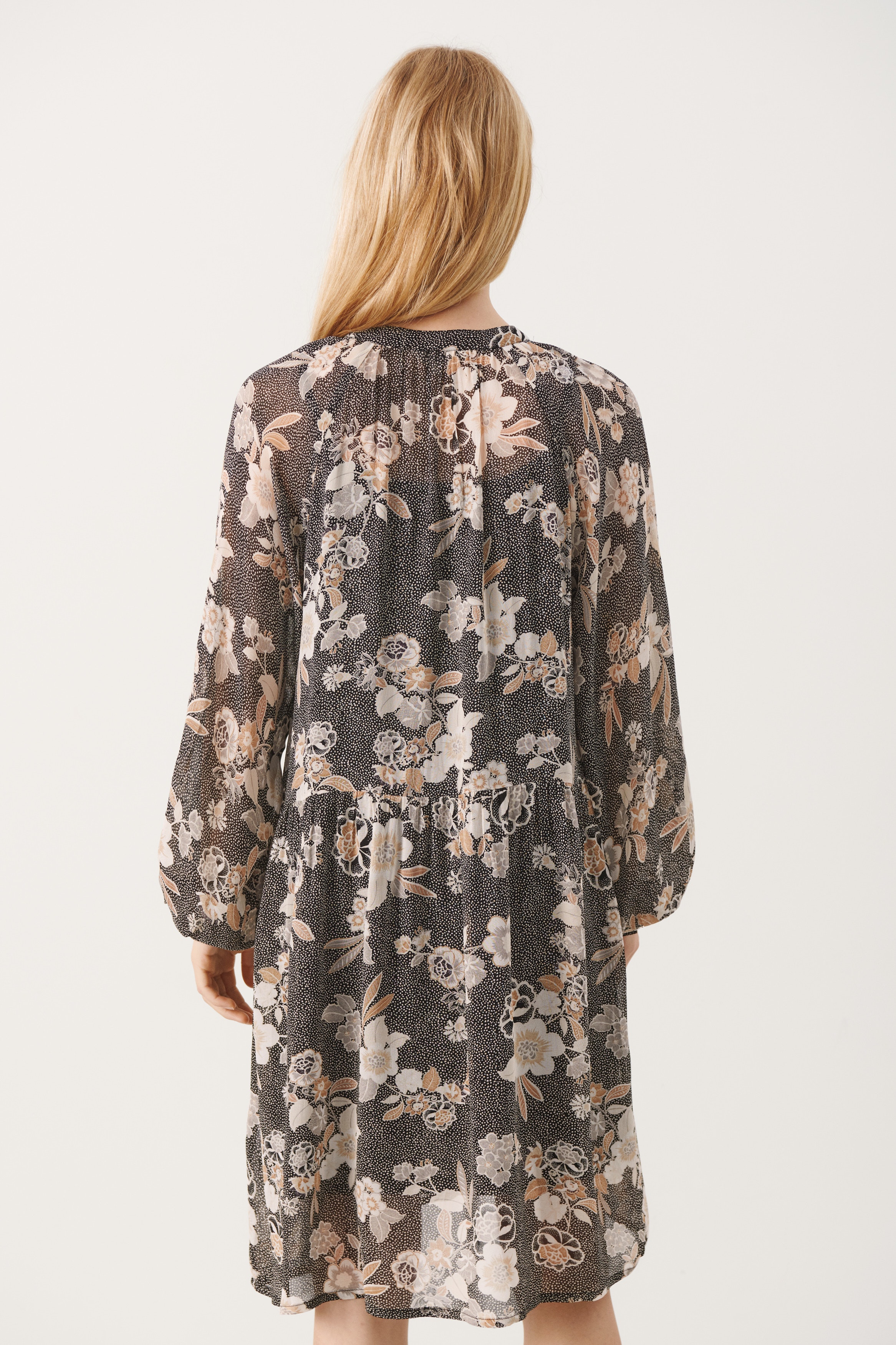 KatlaPW Dress LOOKBOOK BACK 30306227-300926