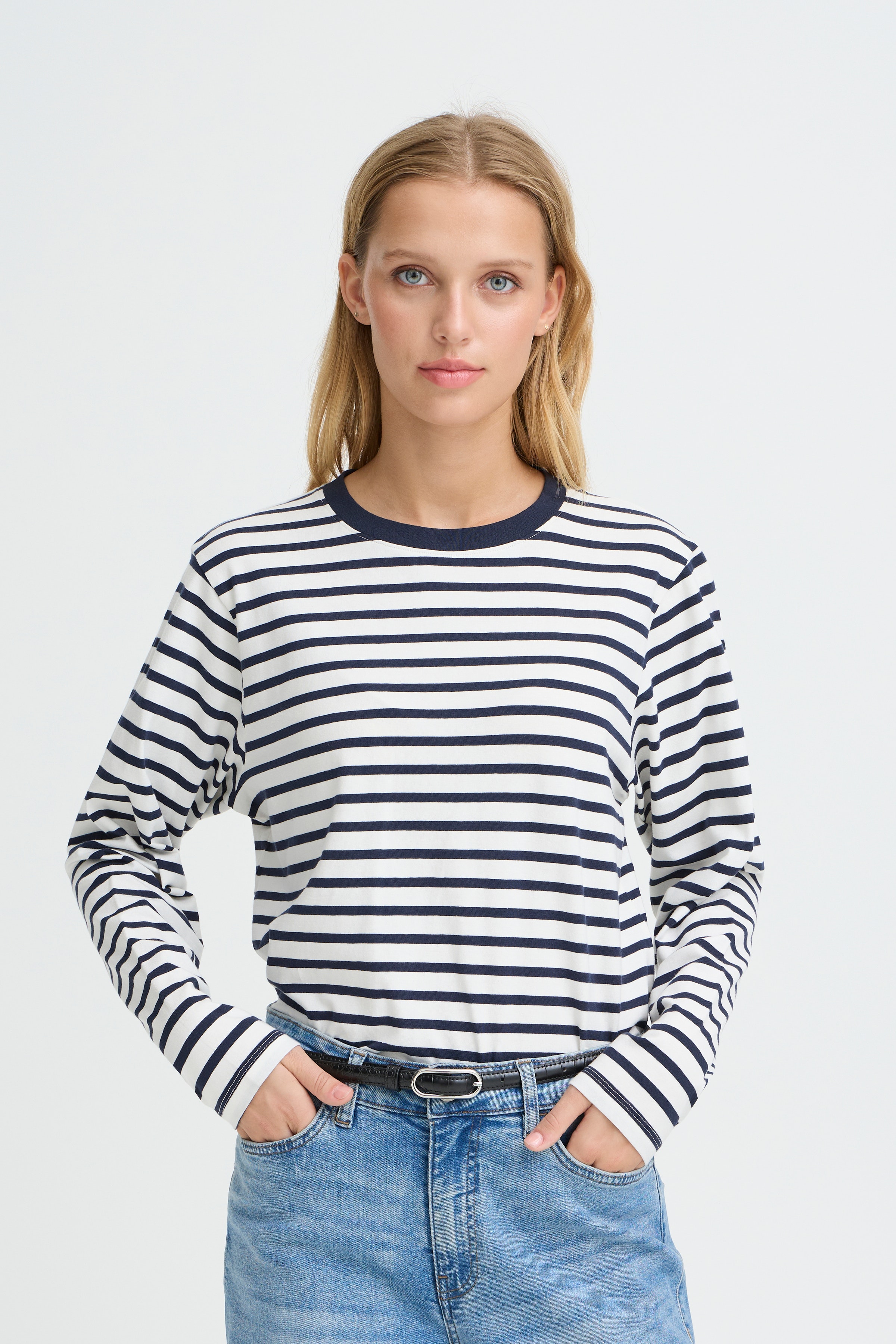 IAURORA Bälte LOOKBOOK FRONT 20125312-181421