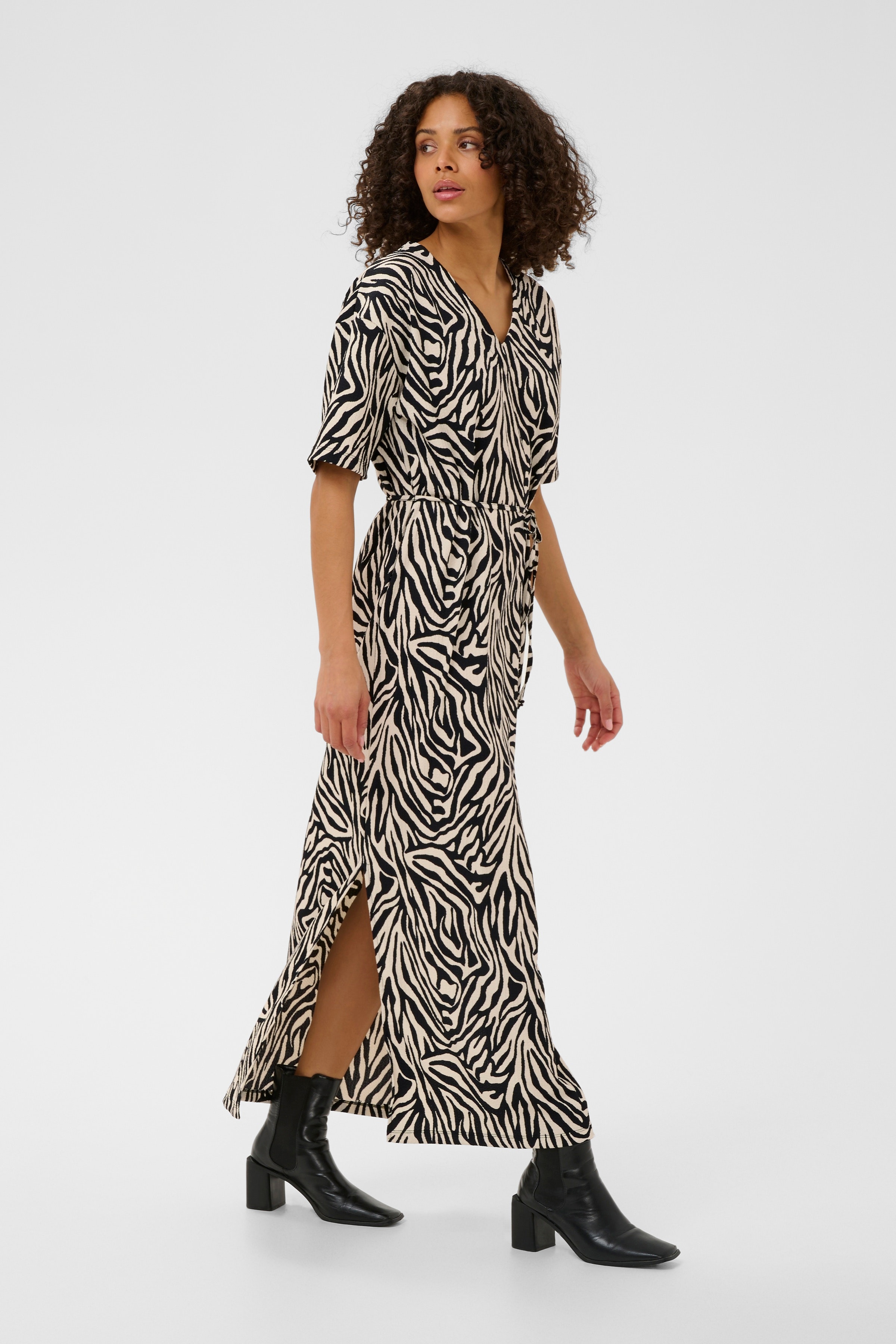 KAivanna Dress LOOKBOOK FRONT 10509781-107295