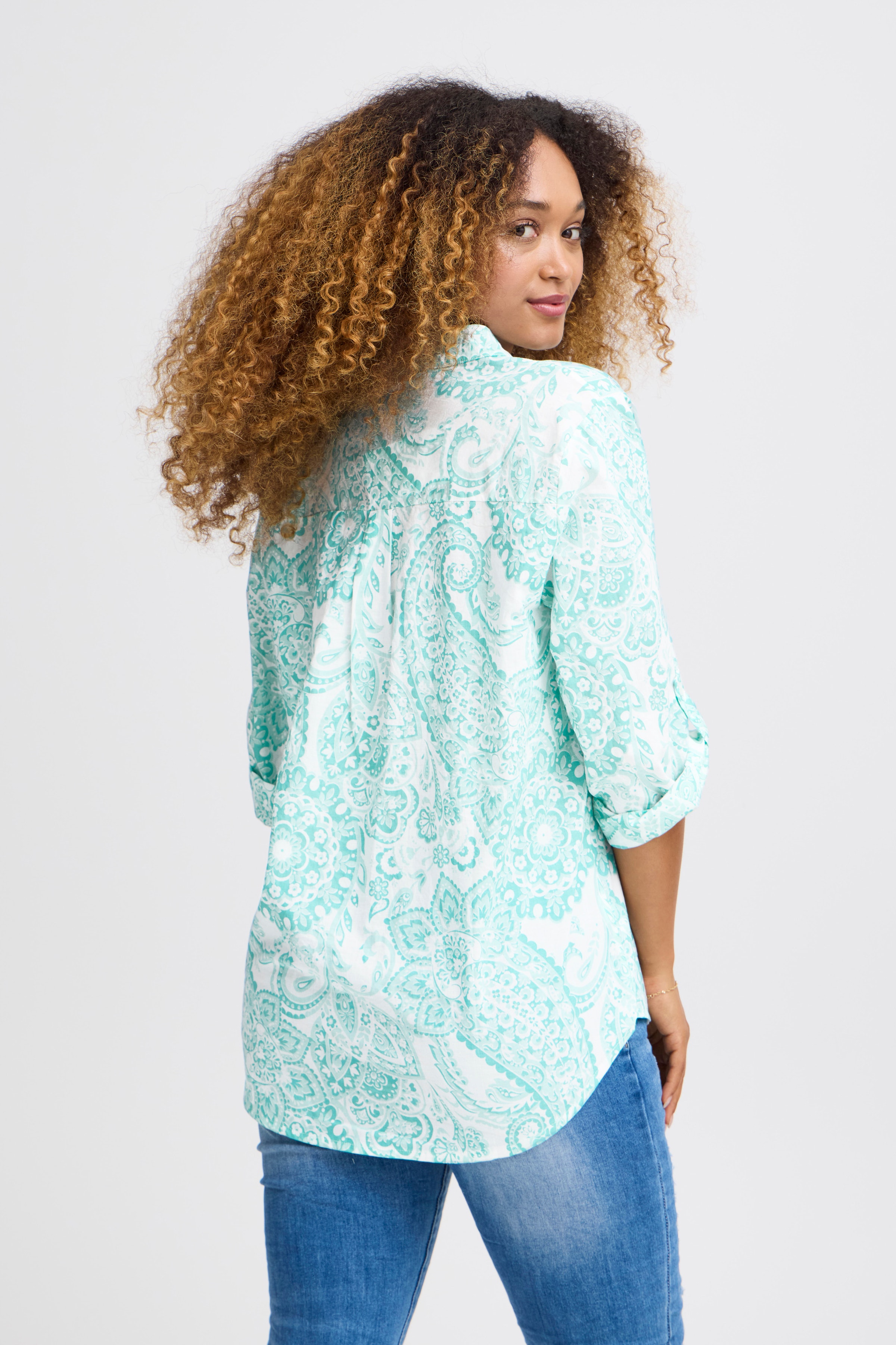 SBGABY Bluse LOOKBOOK BACK 22100579-155218