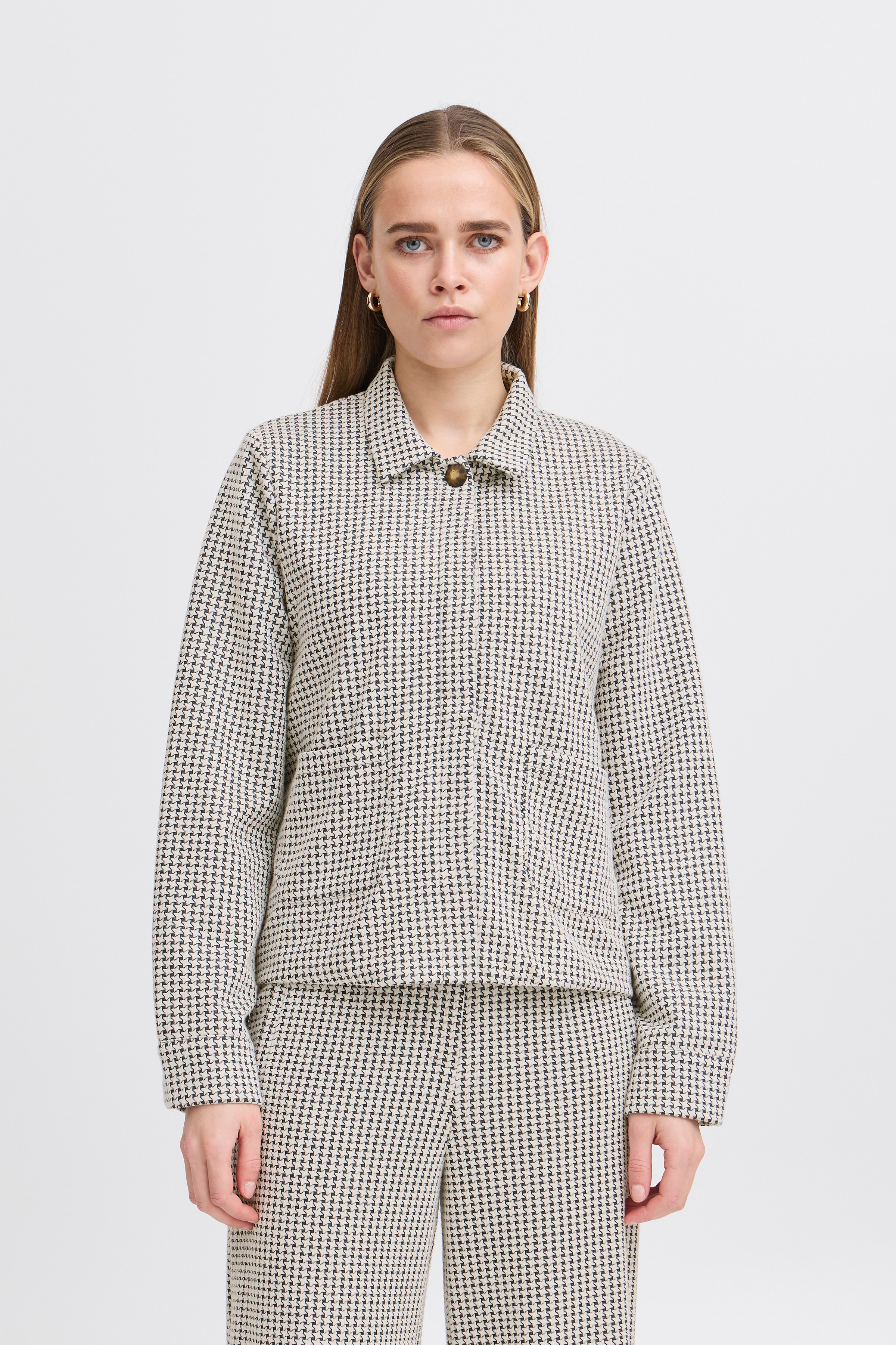 IHKATE PILLOU Yttertøy LOOKBOOK FRONT 20123014-194010