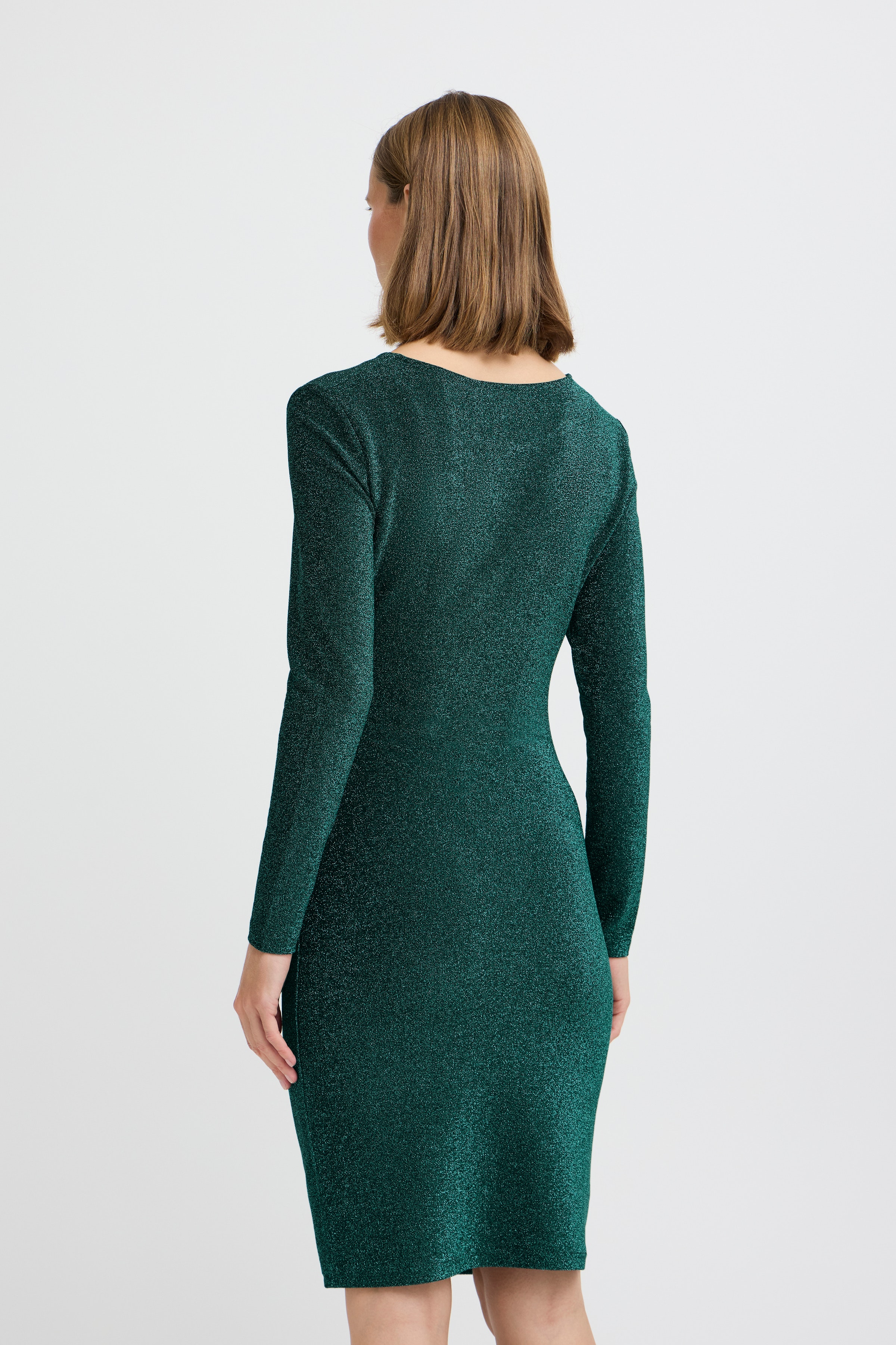 BYTACHA Kleid LOOKBOOK BACK 20815981-203639